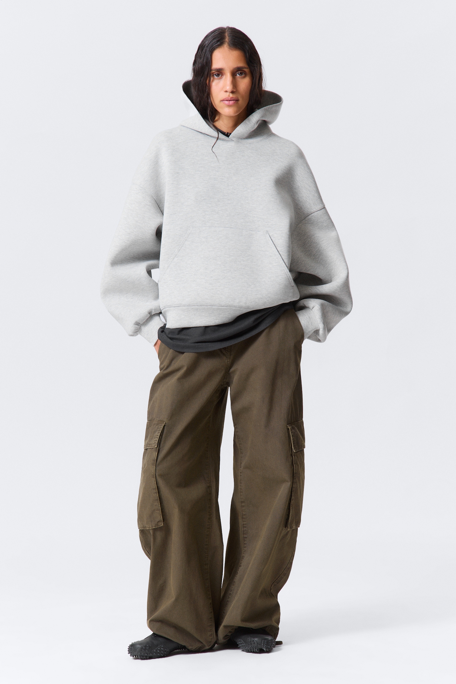 Bluza oversize z kapturem Scuba - Jasnoszary/Ciemna zieleń khaki/Czarny/Czarny/Dark Grey Melange/Grey Melange/Ciemnobrązowy - 4