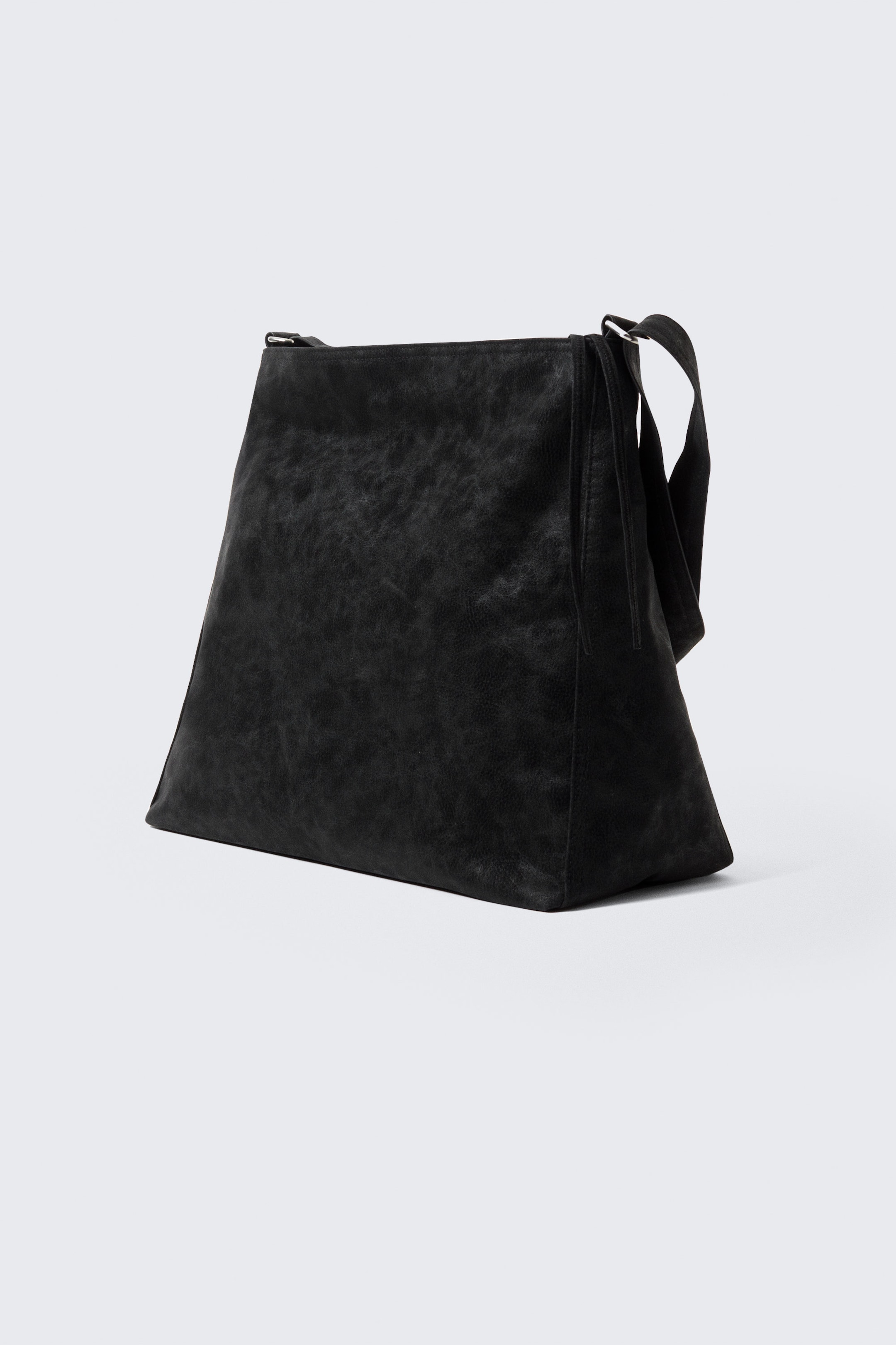 Schwarz - Mittelgroße Umhängetasche mit Reißverschluss - 2