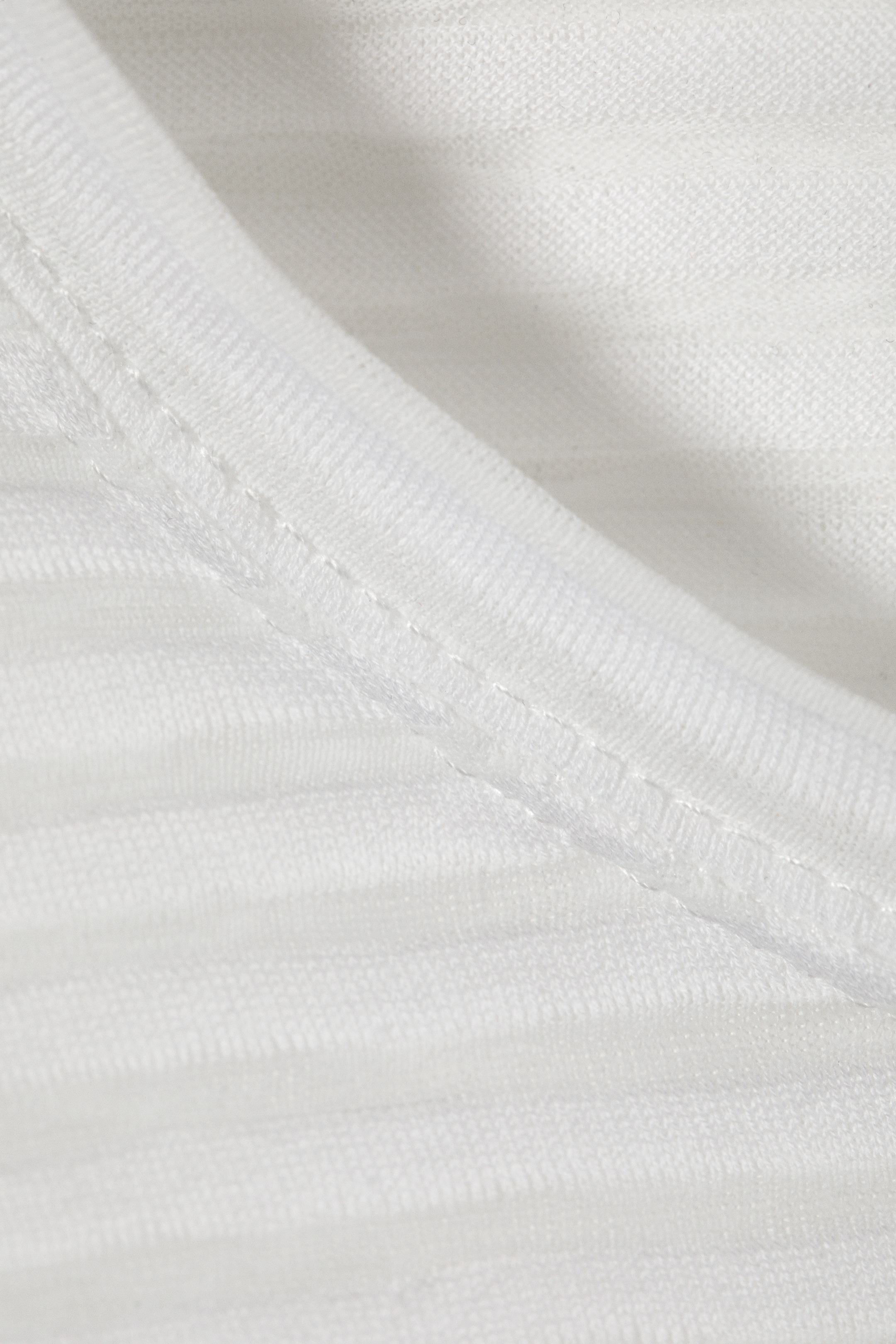Zobrazit větší obrázek: Sheer Ribbed Long-Sleeved Top - White - ŽENY | H&M CZ 2