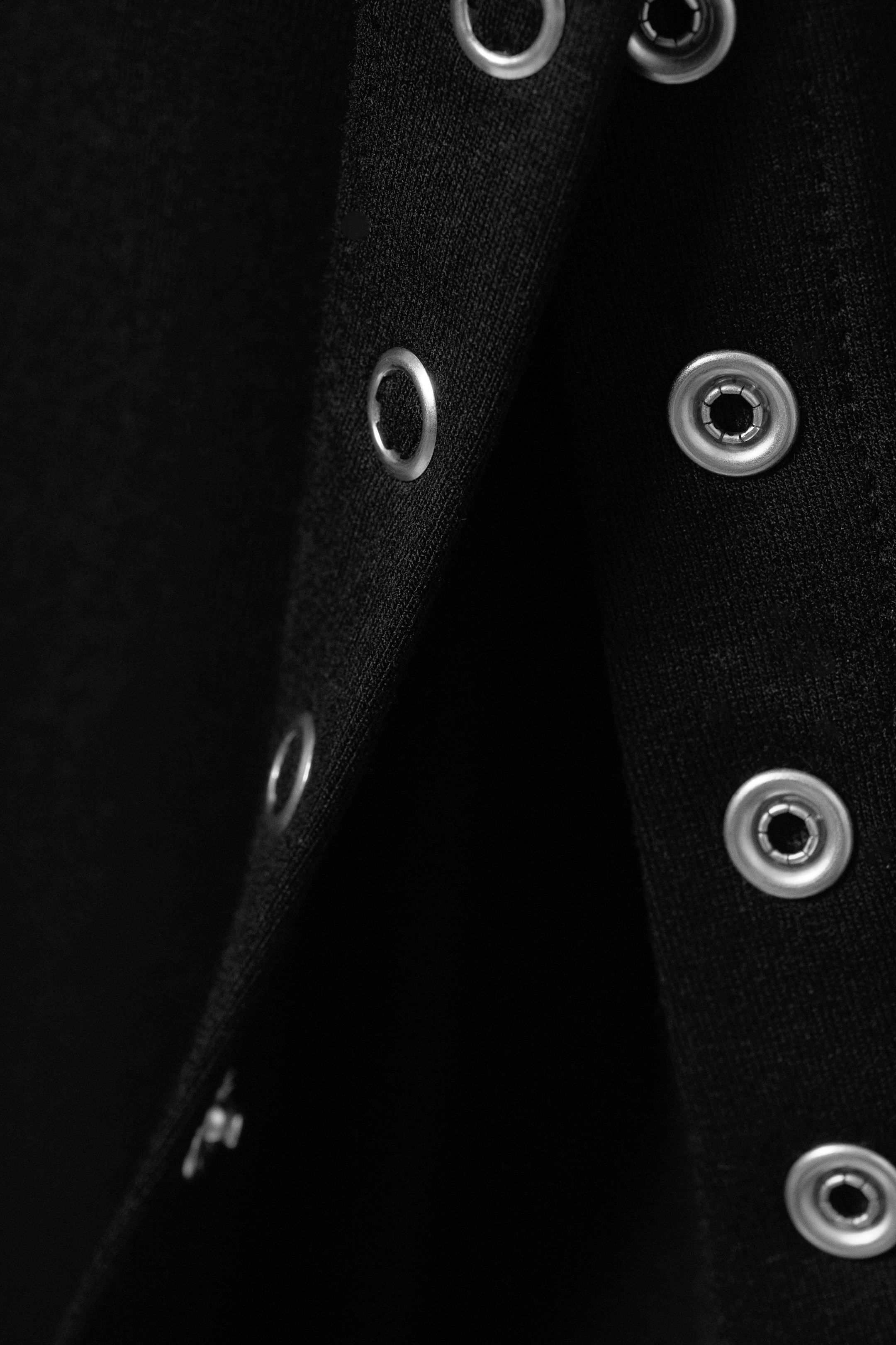 Schwarz - Slim-Fit-Top mit langen Ärmeln und Druckknöpfen - 5