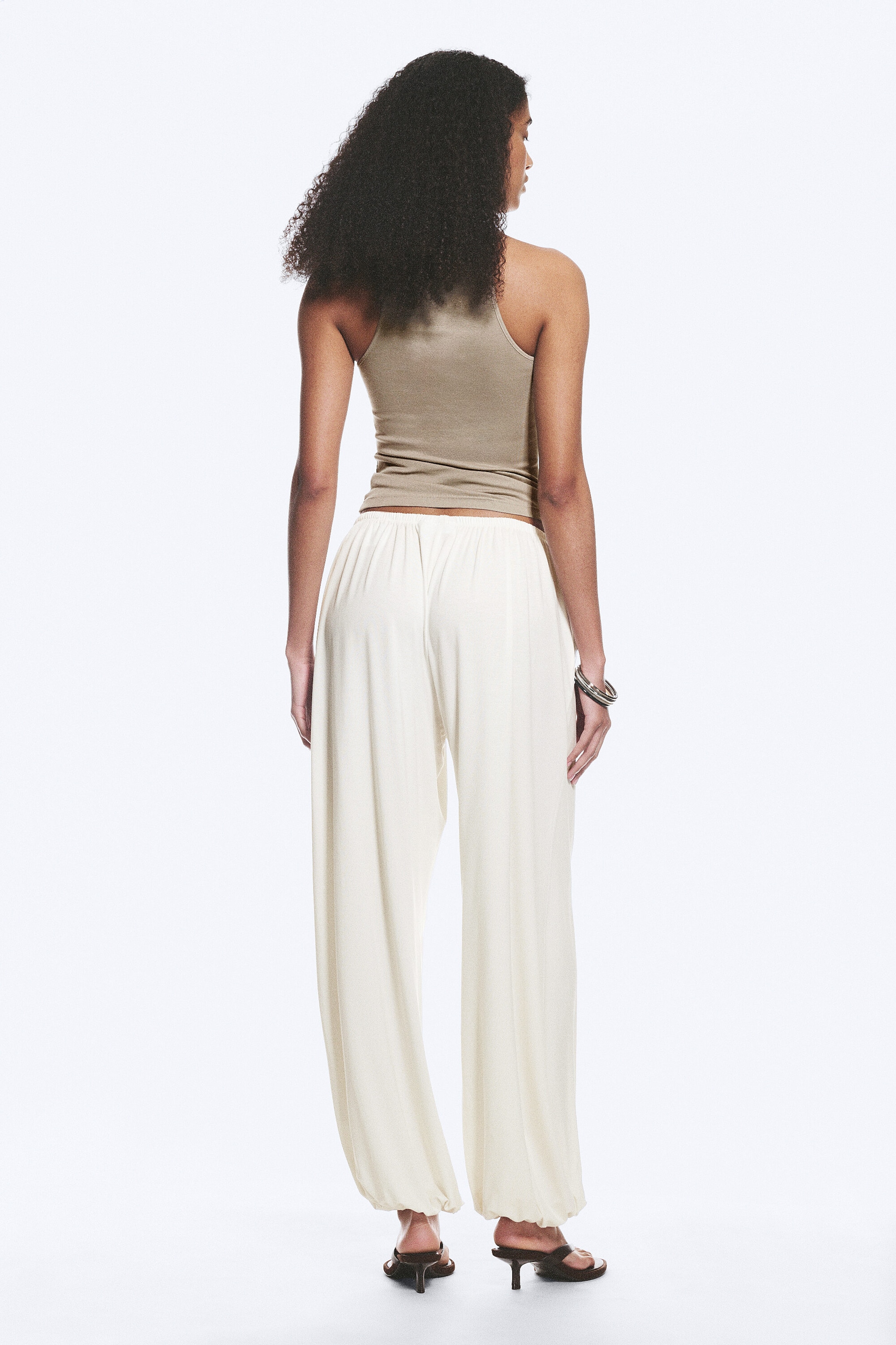 White - Soft Mid-Rise Balloon Trousers - 3