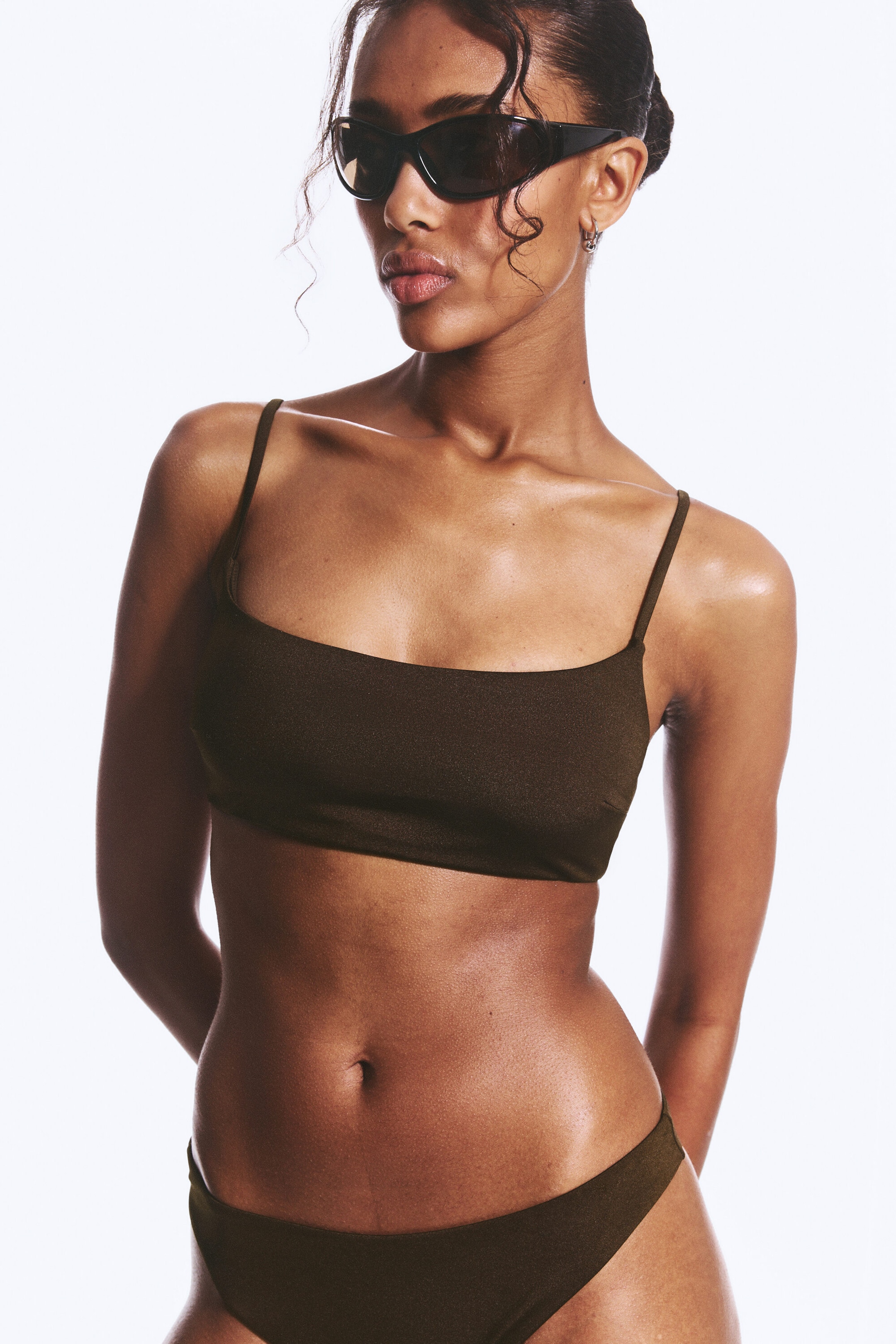 Donkerbruin - Bikinitop met lage hals - 2