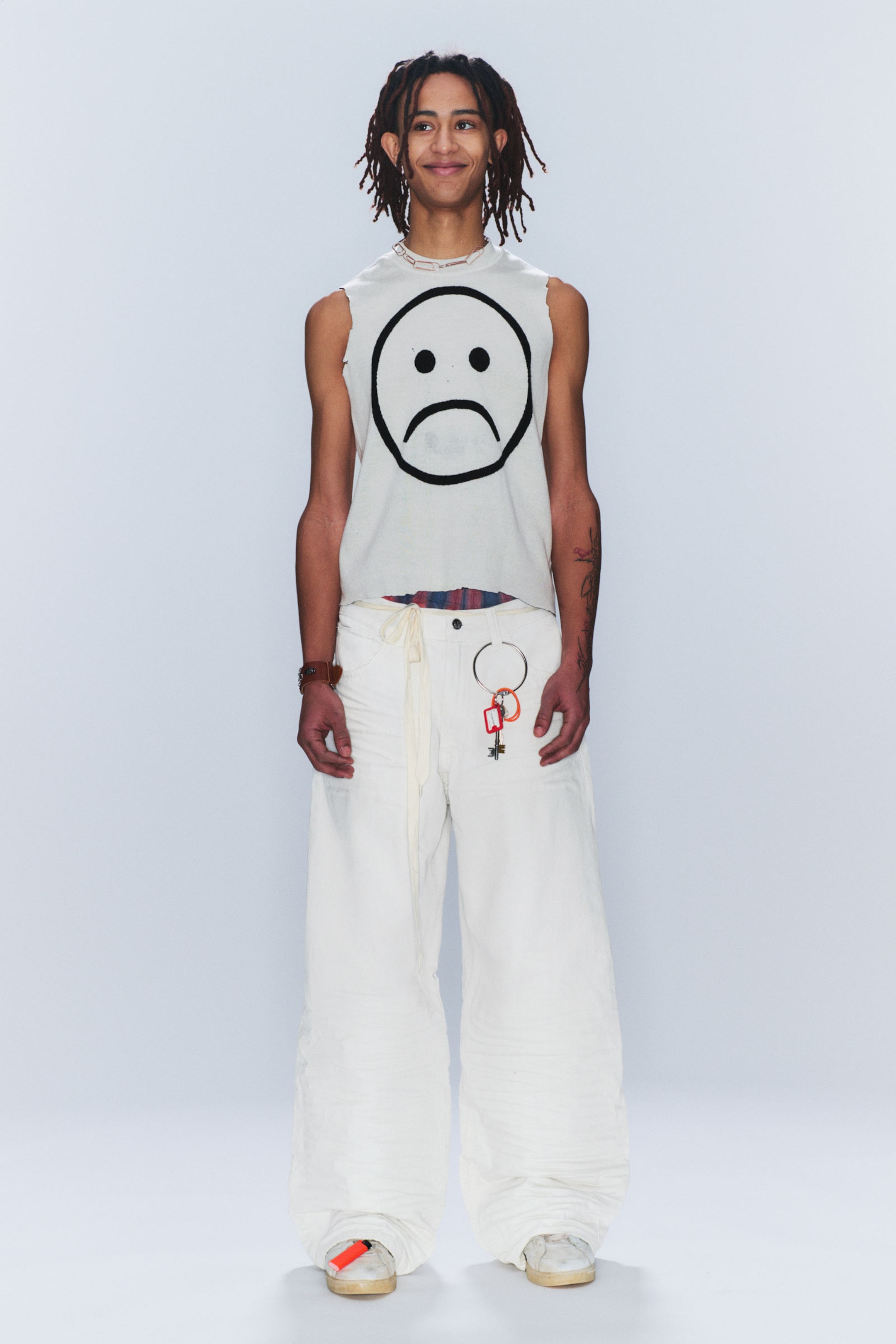 #FFFFFF - Looser – Weite Jeans mit normaler Taille - 1