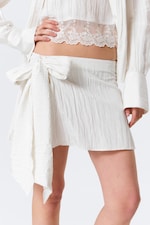 Off-white - Kort lågmidjad omlottkjol med rosett - 1