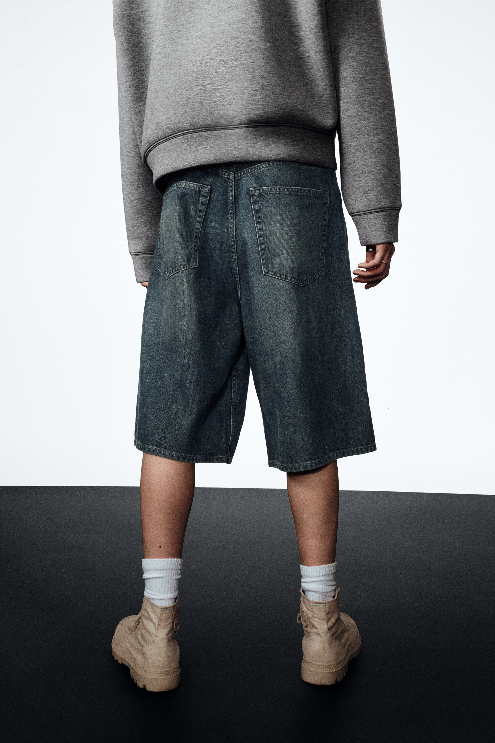 Lake Blue - Middelblauw - Astro ruimvallende baggy short van denim - 10