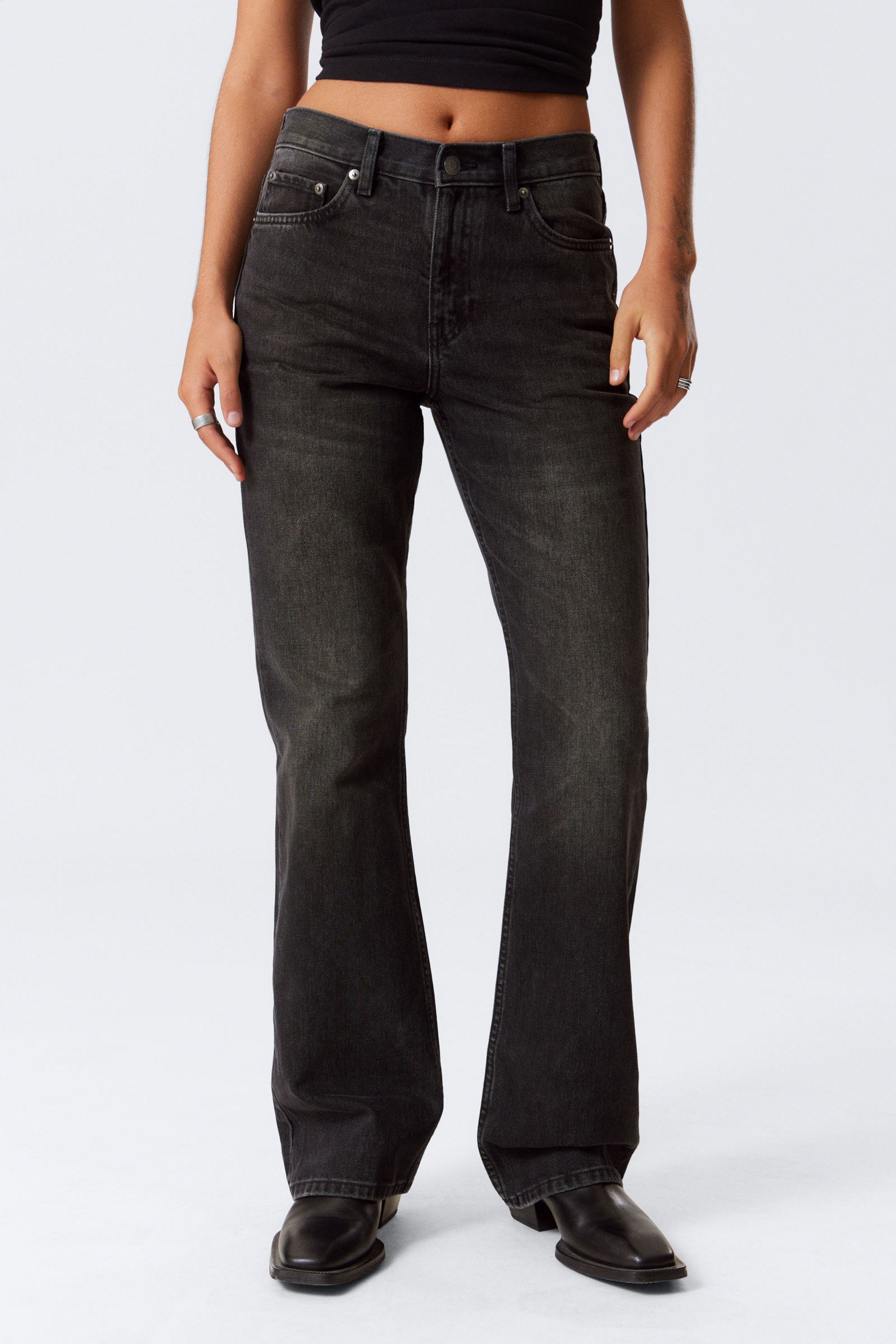 Deep Night - Svart - Moon Mid Waist Regular Bootcut Leg Jeans - 2