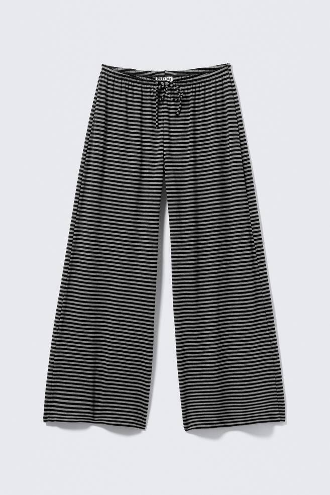 Lockere Lyocell-Hose mit mittelhohem Bund - Schwarz & grau gestreift/Weiß/Weiß - Graue Streifen - 1