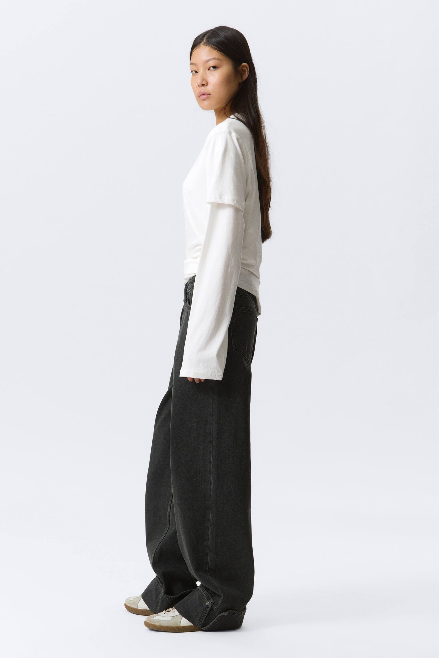 Jean ample taille basse à jambes larges et ourlets - Elegie Black - Noir - 4