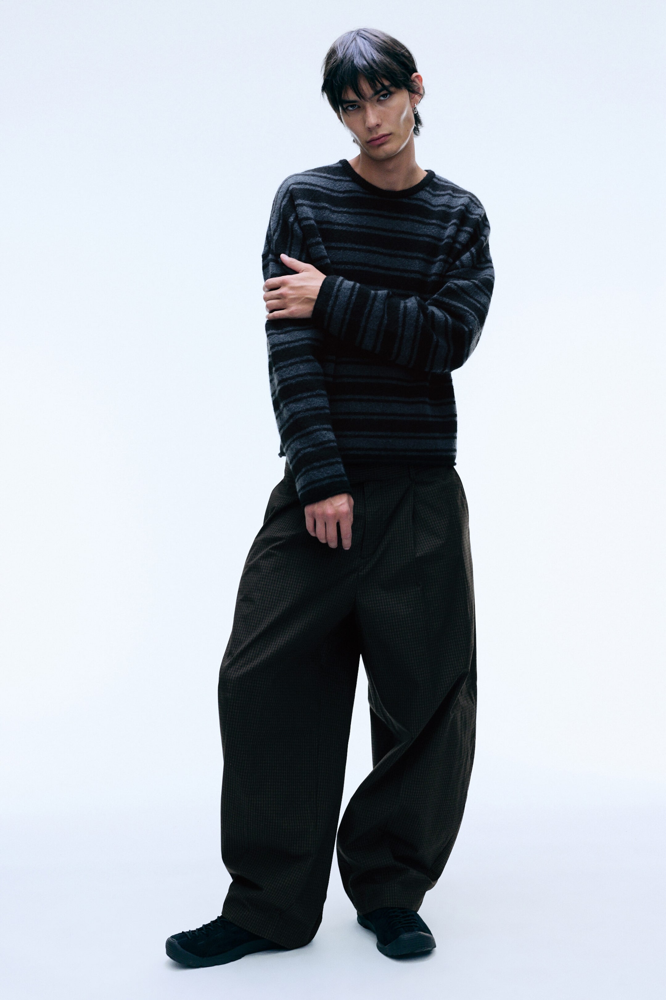 Black/Blue Stripe - Boxy Knitted Sweater - 2