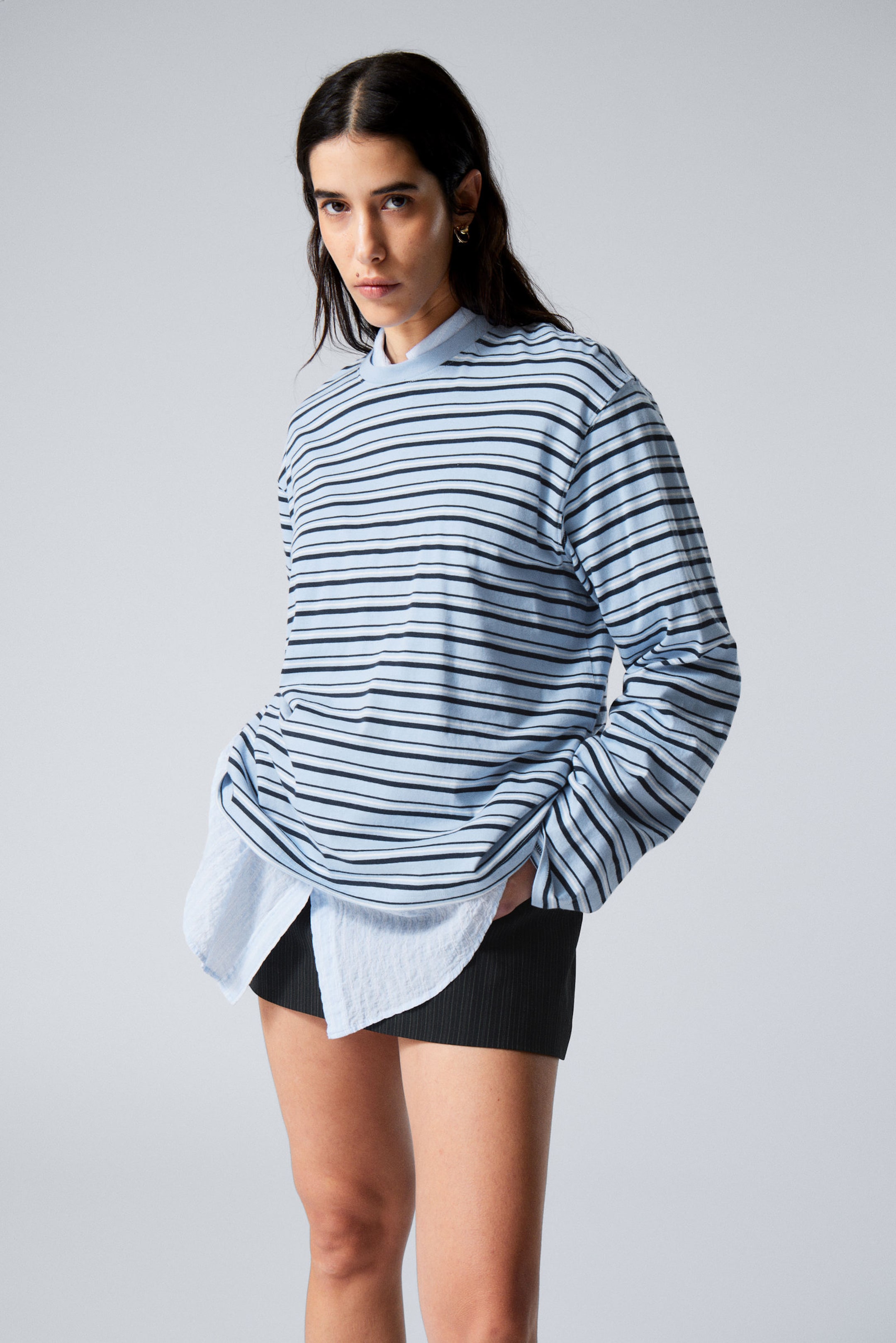 Hellblau gestreift - Gestreiftes Longsleeve mit Boxy Fit - 2
