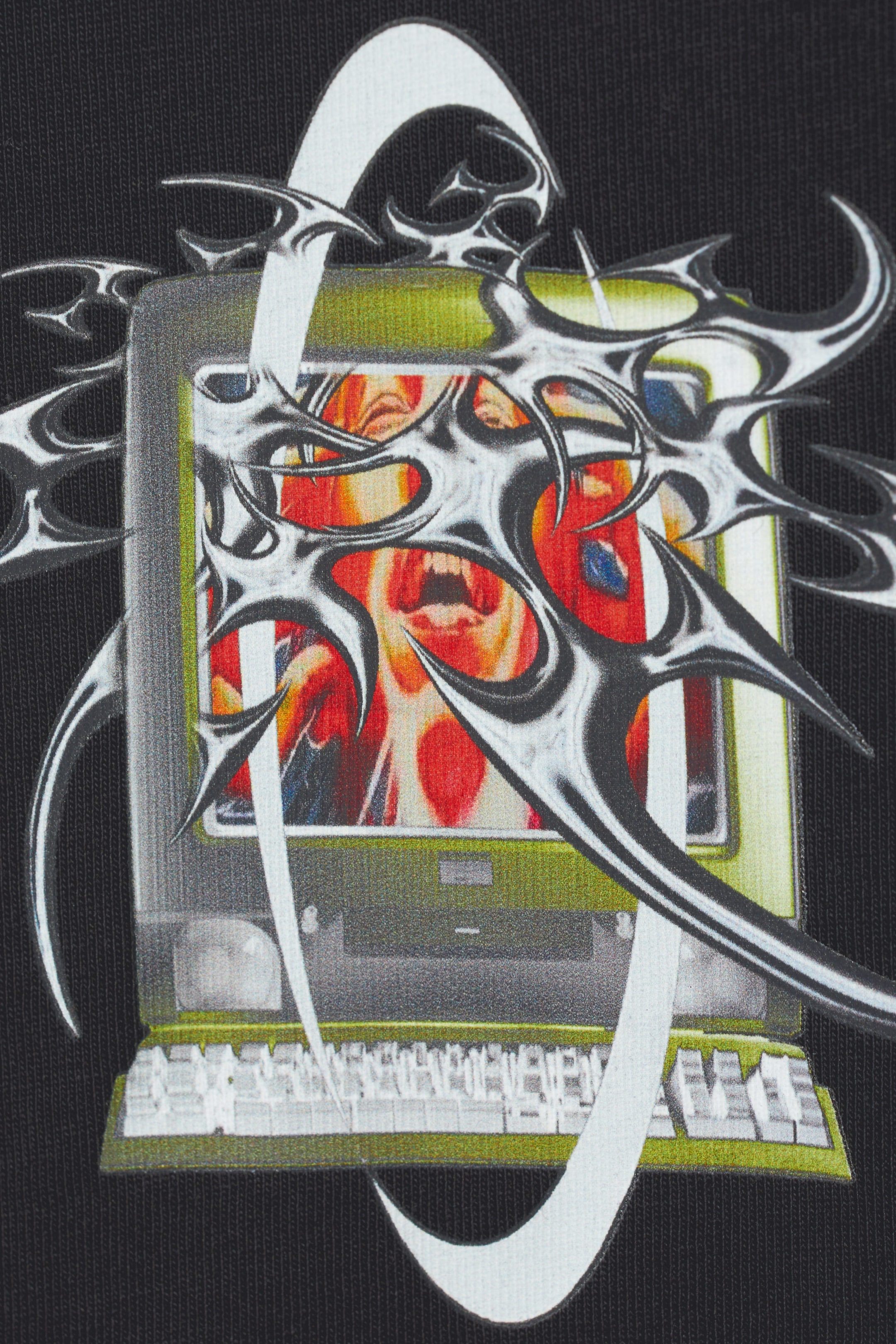 Noir ordi tribal - T-shirt oversize à imprimé graphique - 1