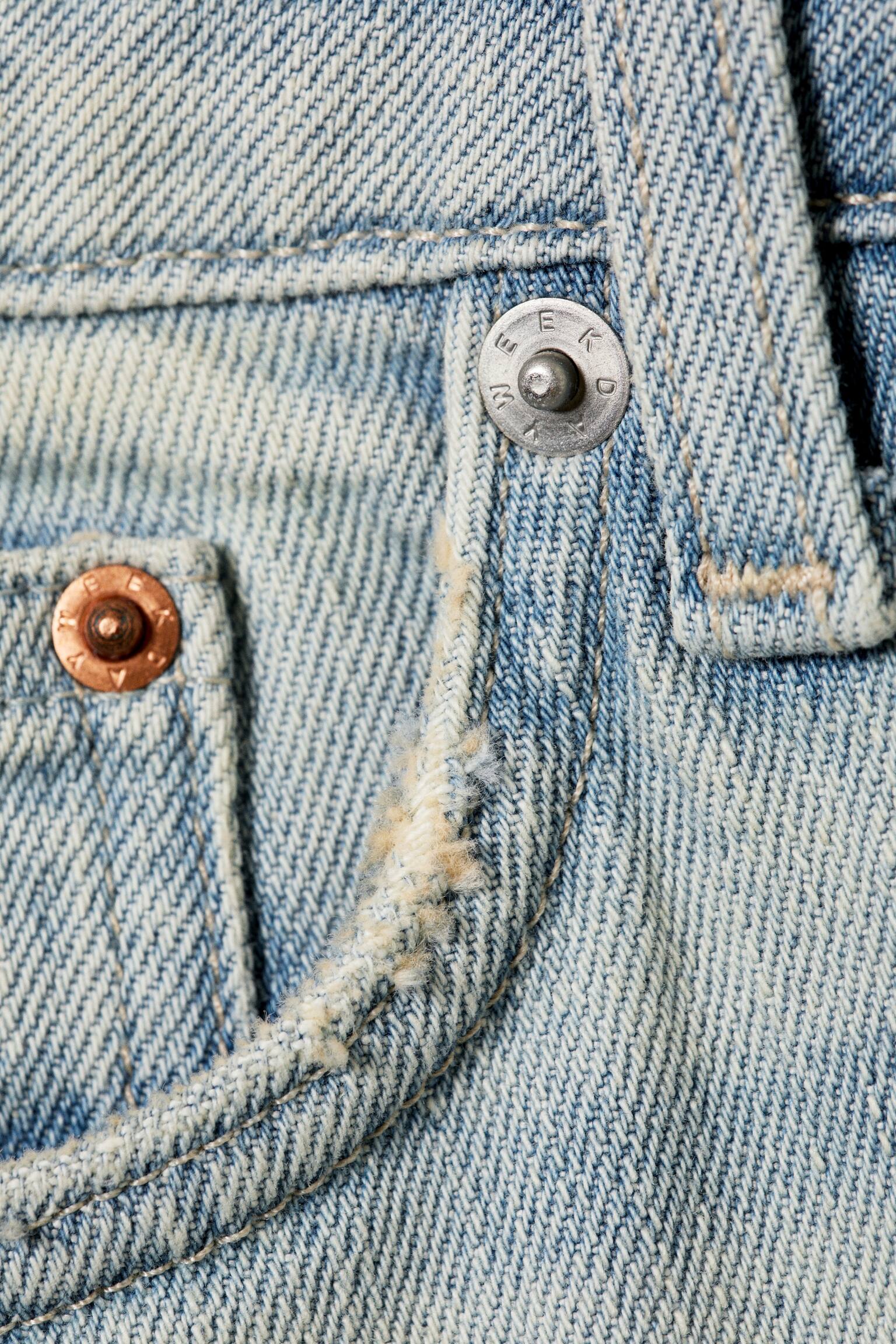 Jeans Slim de Cintura Baixa com Perna Direita Neptune - Azul Desbotado - Azul Claro/Lavagem preta - Preto/Hino Azul - Azul Médio - 5