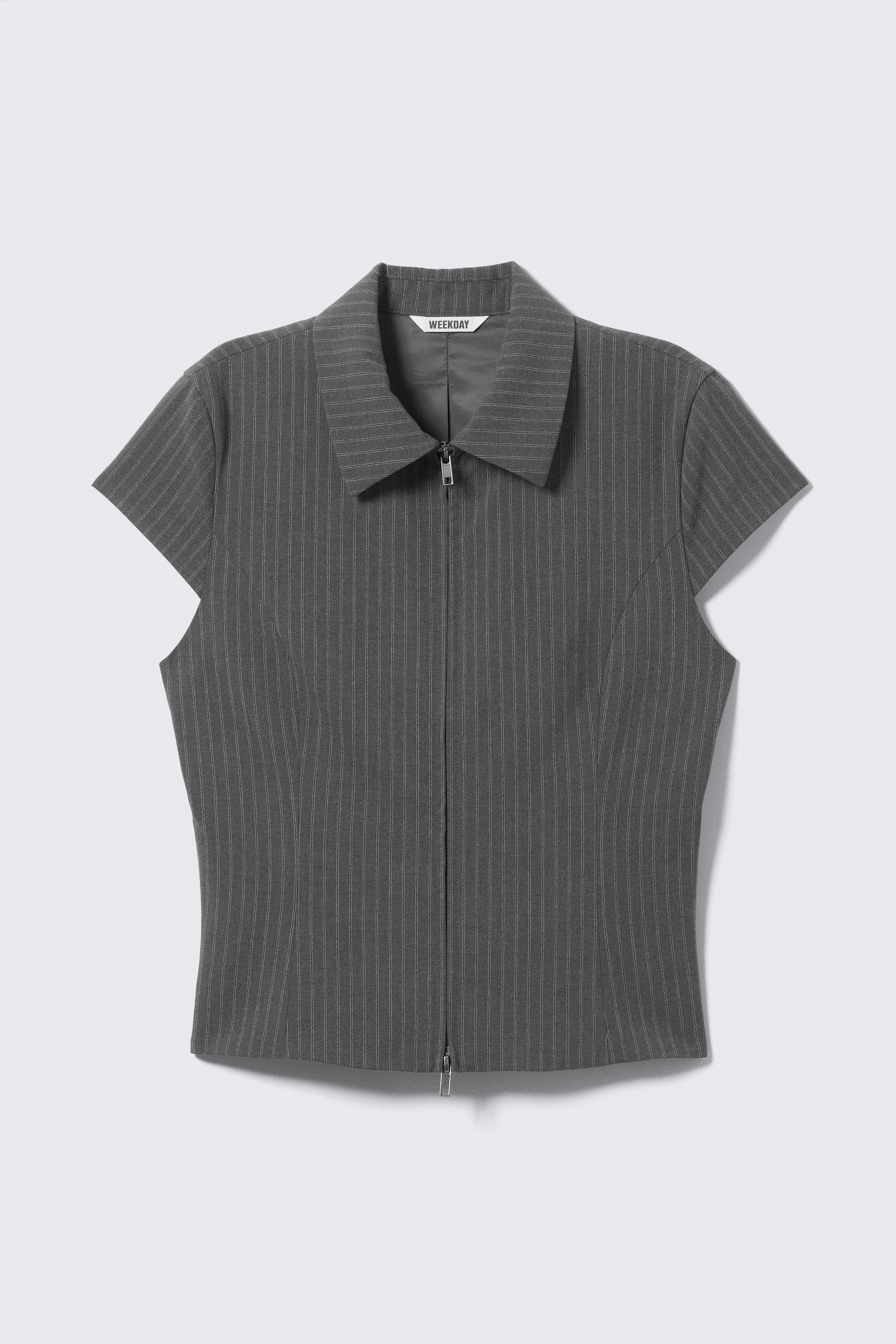 Grau gestreift - Eng anliegendes Kurzarm-Top mit Reißverschluss - 4