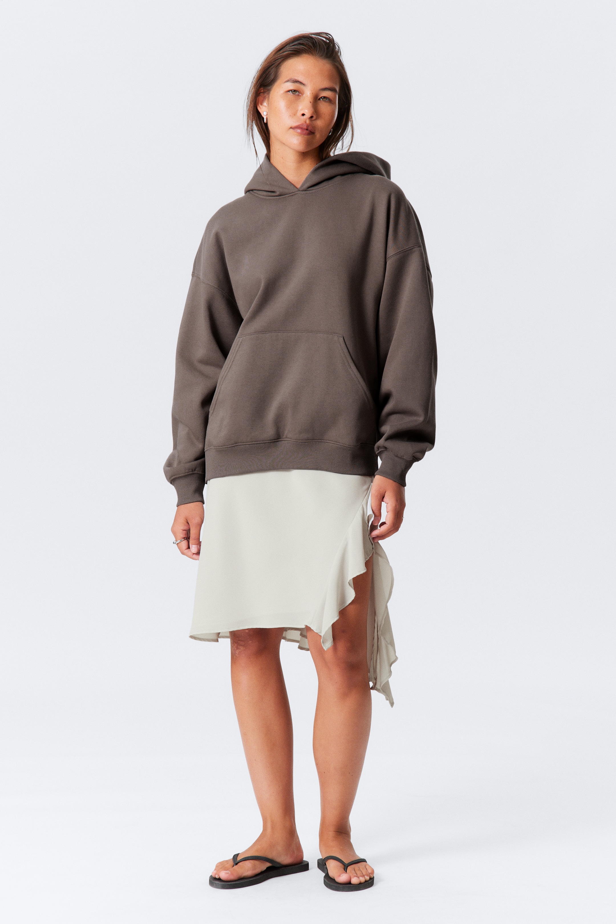 Zobrazit větší obrázek: Oversized Heavyweight Hoodie - Tmavě hnědá - ŽENY | H&M CZ 2