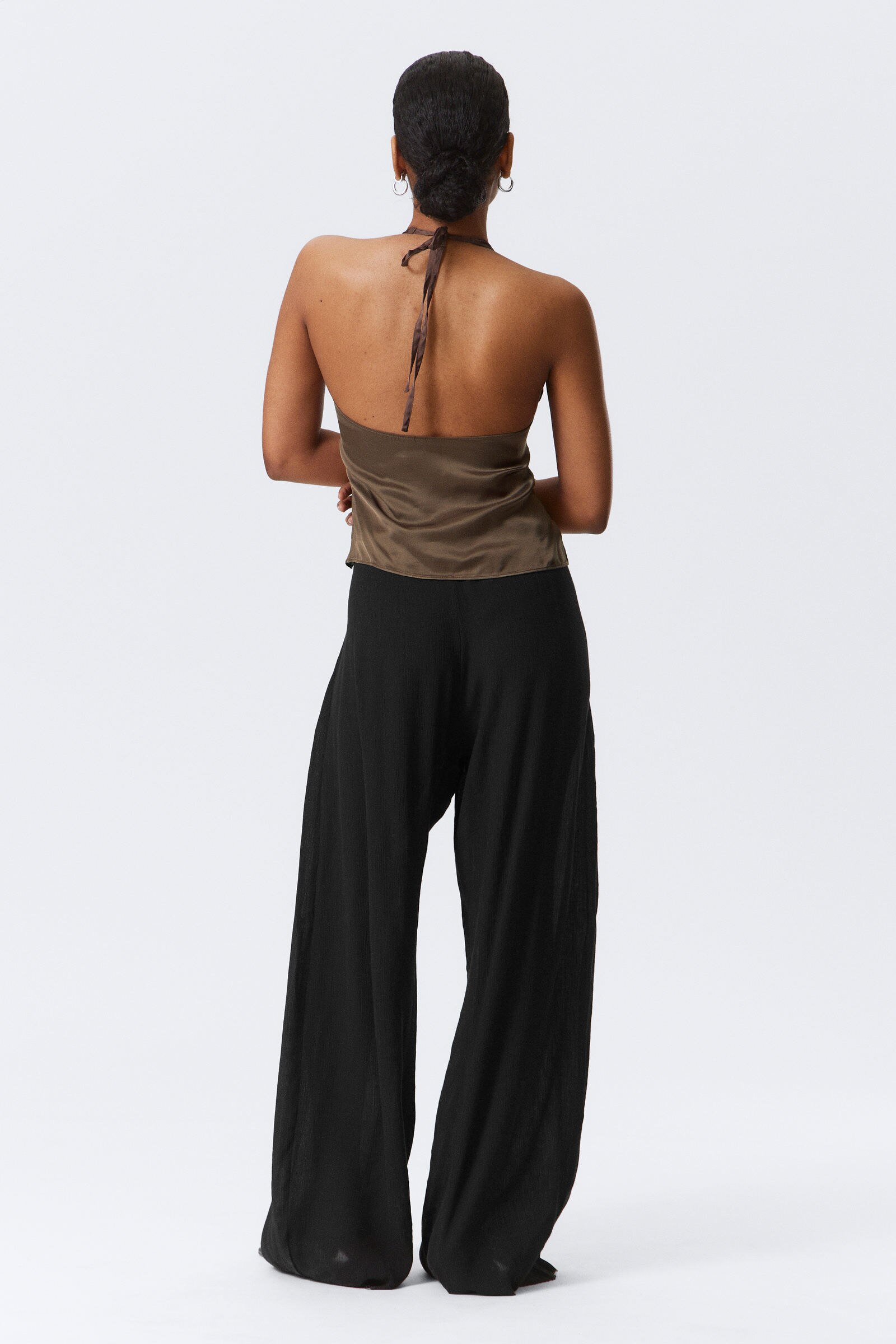 売れ筋商品|||ウィークデイ Tシャツ レディース トップス TIE-FRONT HALTERNECK - Top - dark brown tie-front halterneck top - Dark Brown | Weekday WW
