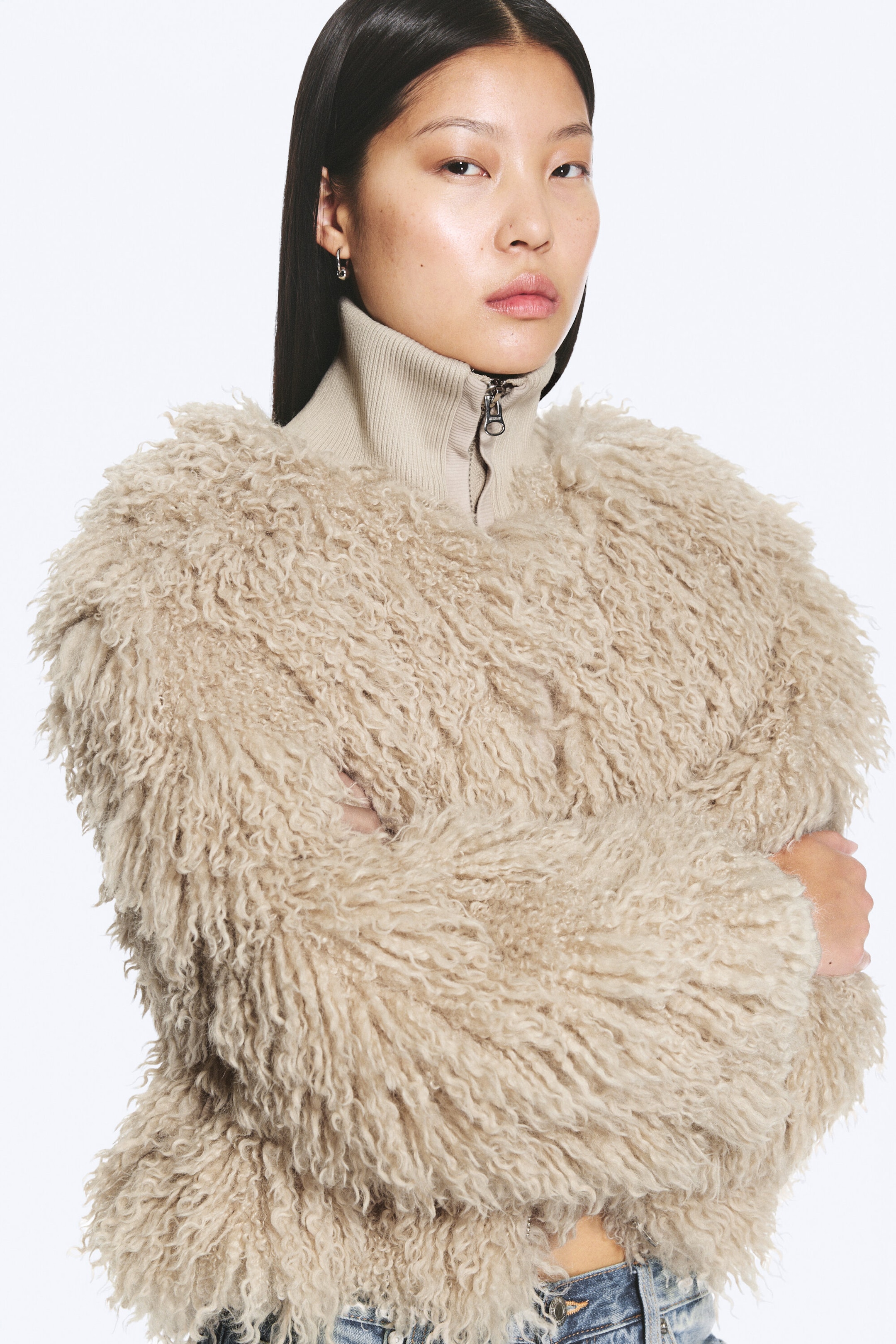 Gedecktes Hellbeige - Jacke aus Fellimitat - 2