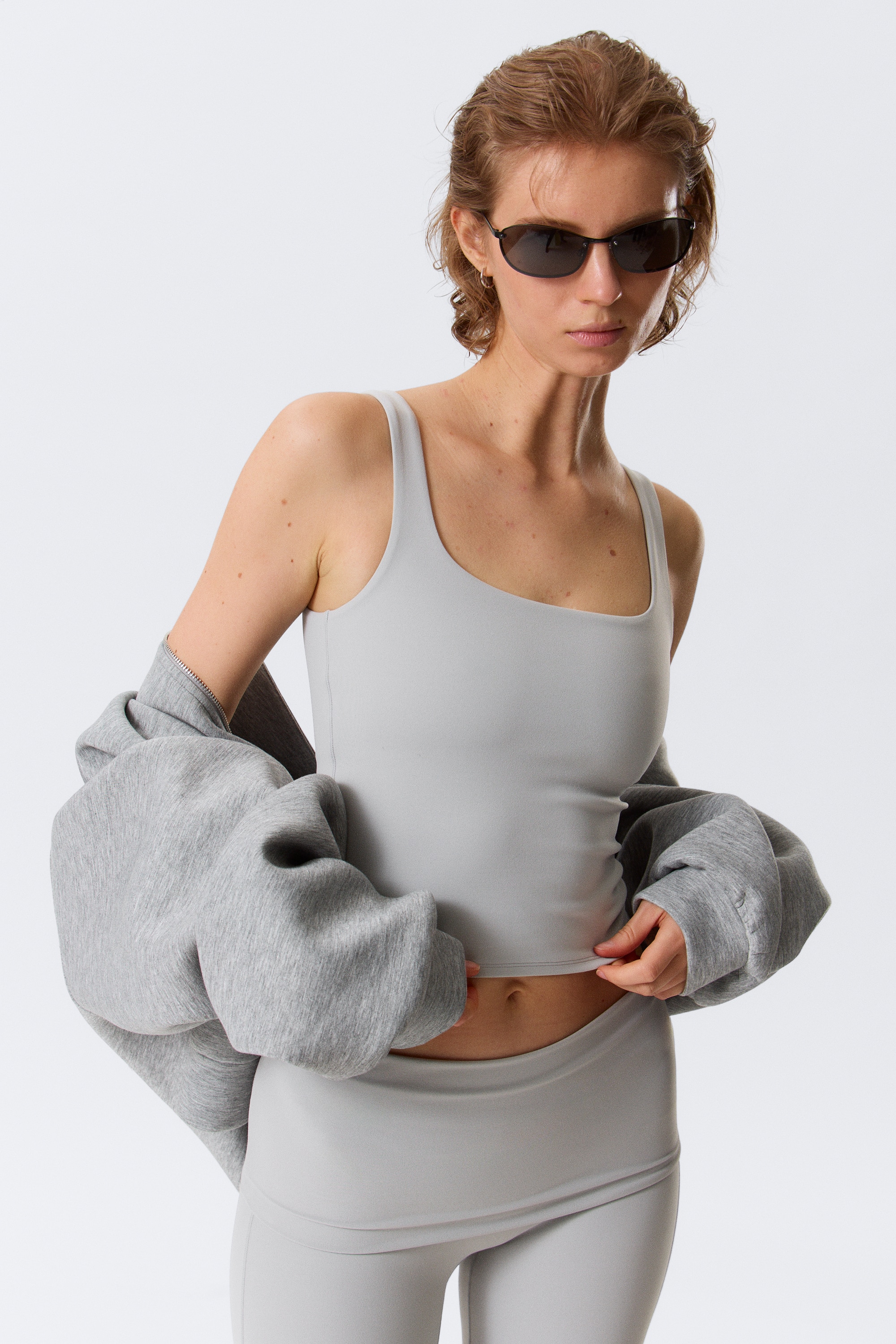 Cropped-Sporttop - Helles Staubgrau/Schwarz/Dunkelbraun/Dunkelgrau/Weiß/Dunkelbraun/Dunkles Khakigrün