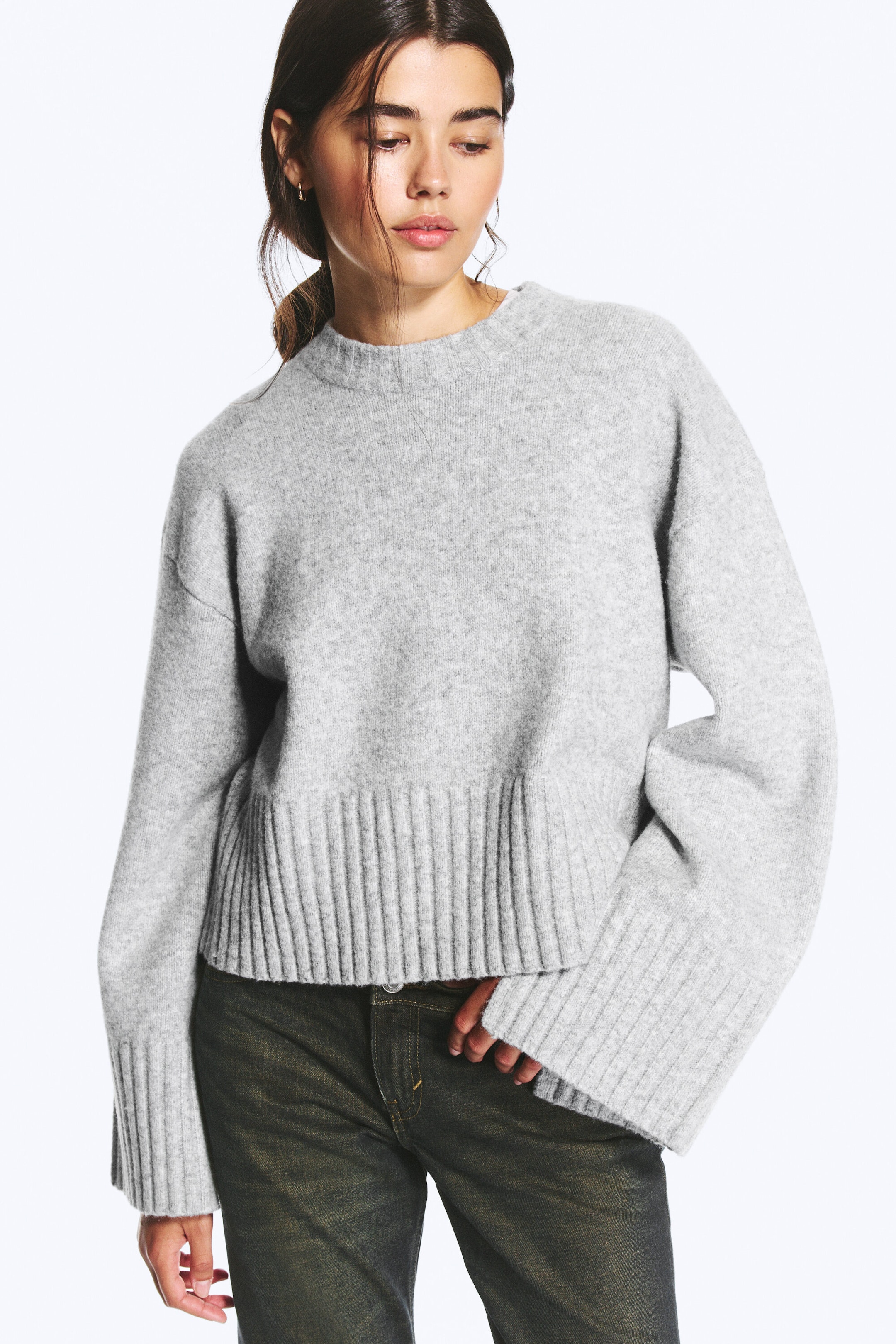 Grau meliert - Gestrickter Oversize-Pullover - 2