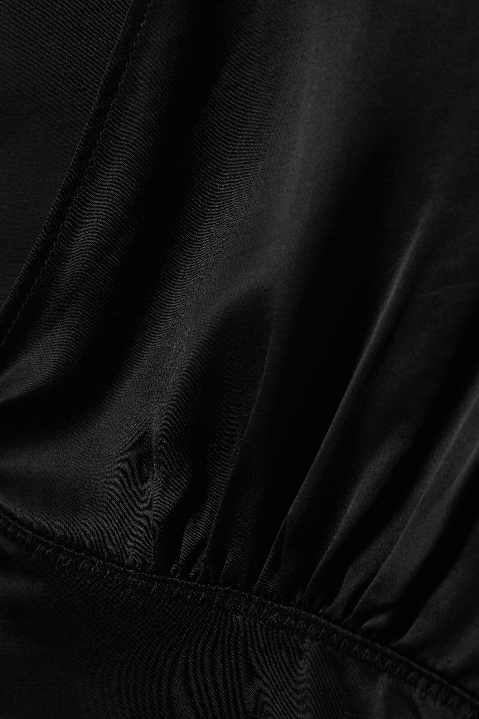 Ujjatlan, V-nyakú szatén top - Fekete/Világos poros bézs - 4