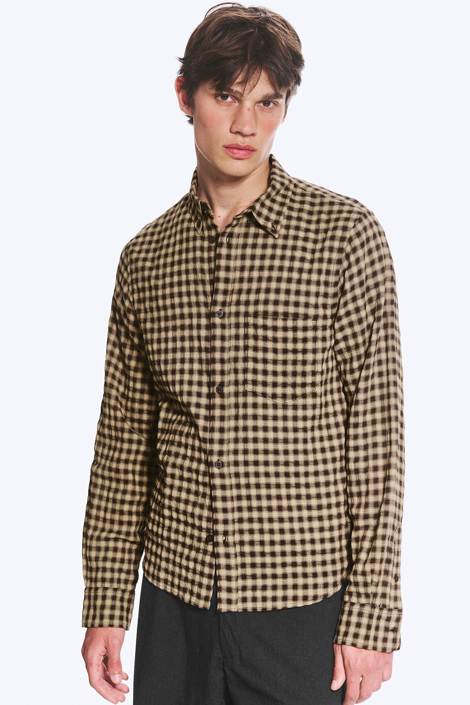 Structured Long-Sleeved Buttoned Shirt
