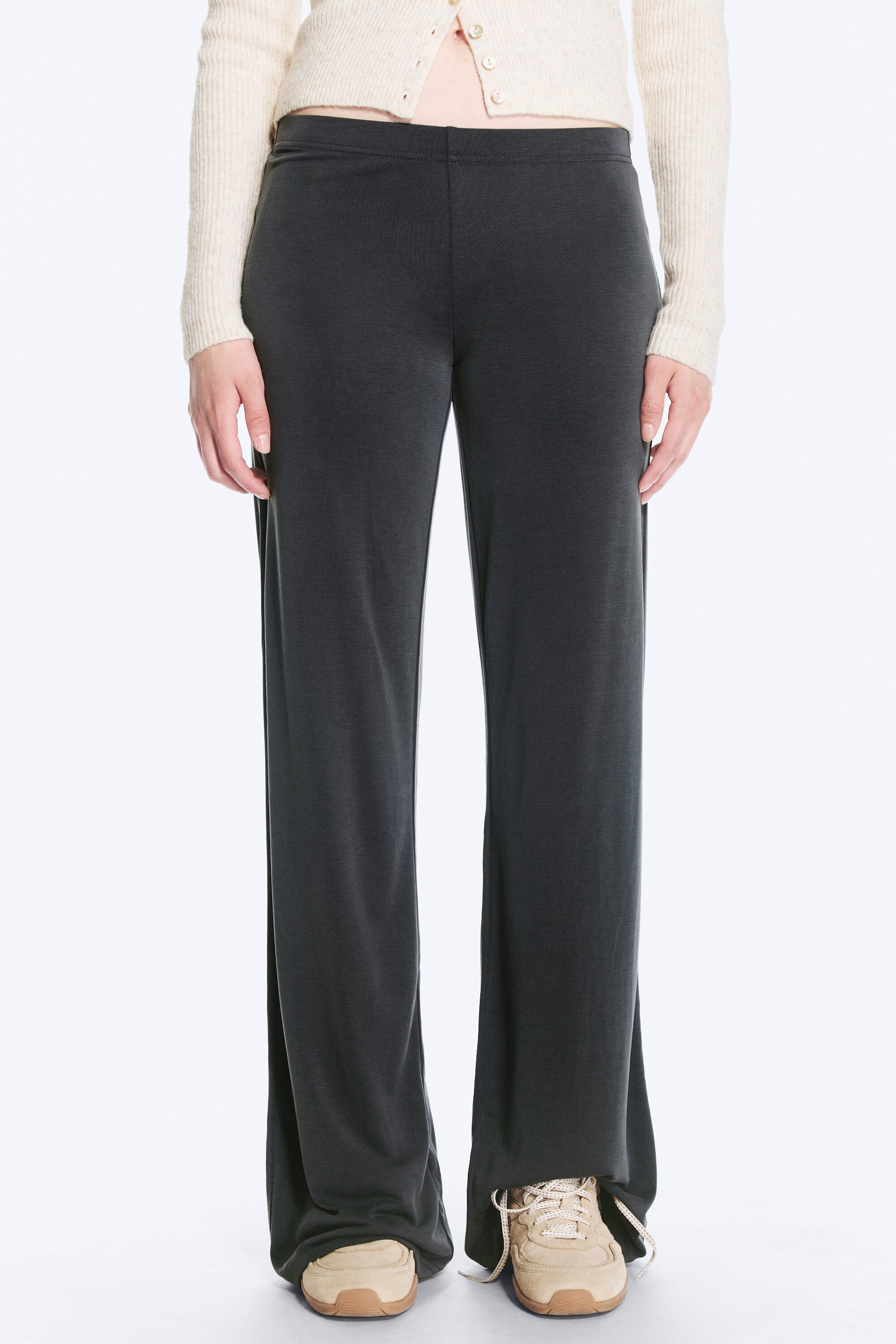 Gewaschenes Schwarz - Weiche Hose mit weitem Bein und niedrigem Bund - 2