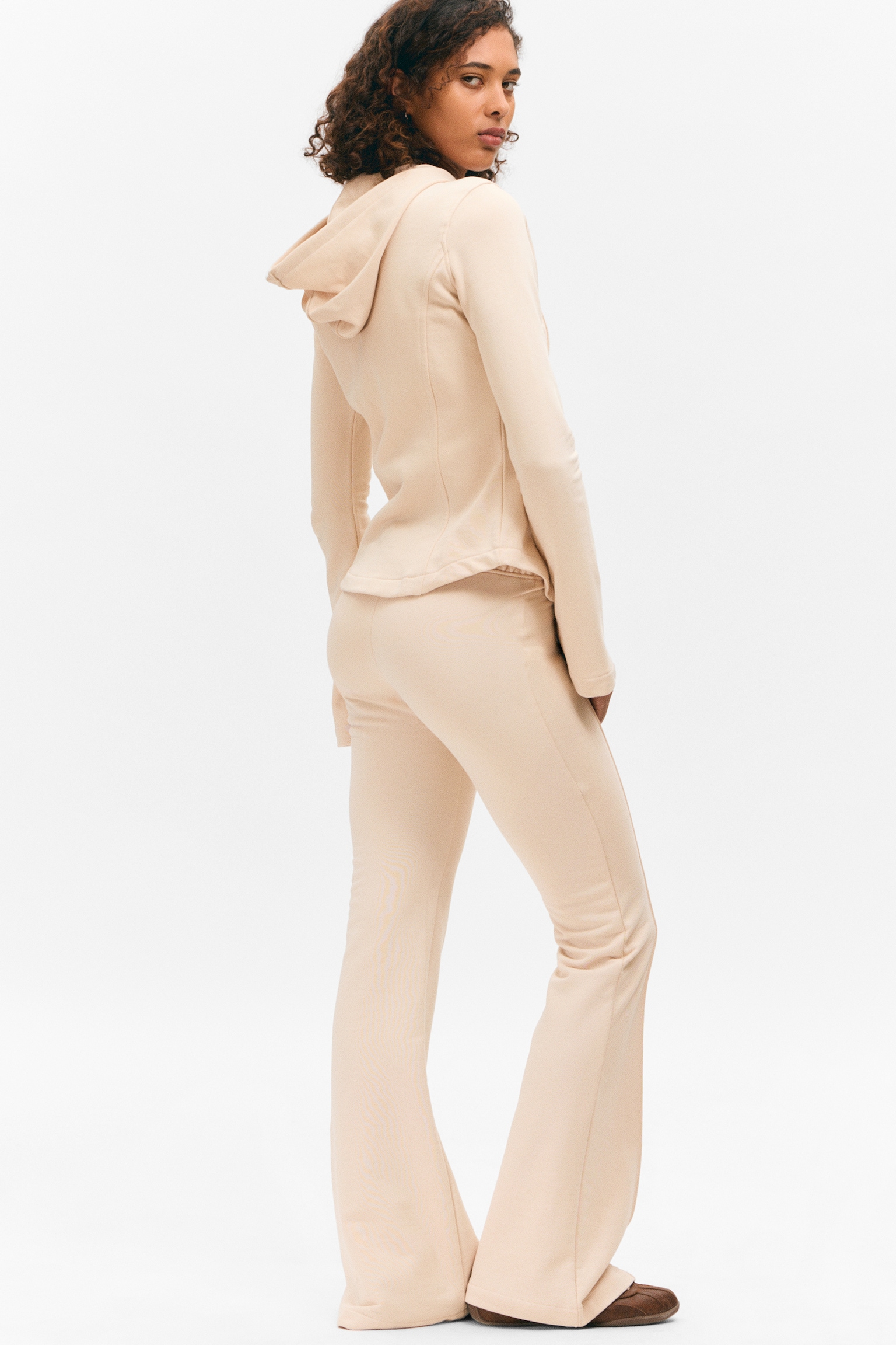 Mid Rise Pintuck Flared Sweatpants - Light Beige/Black - 3