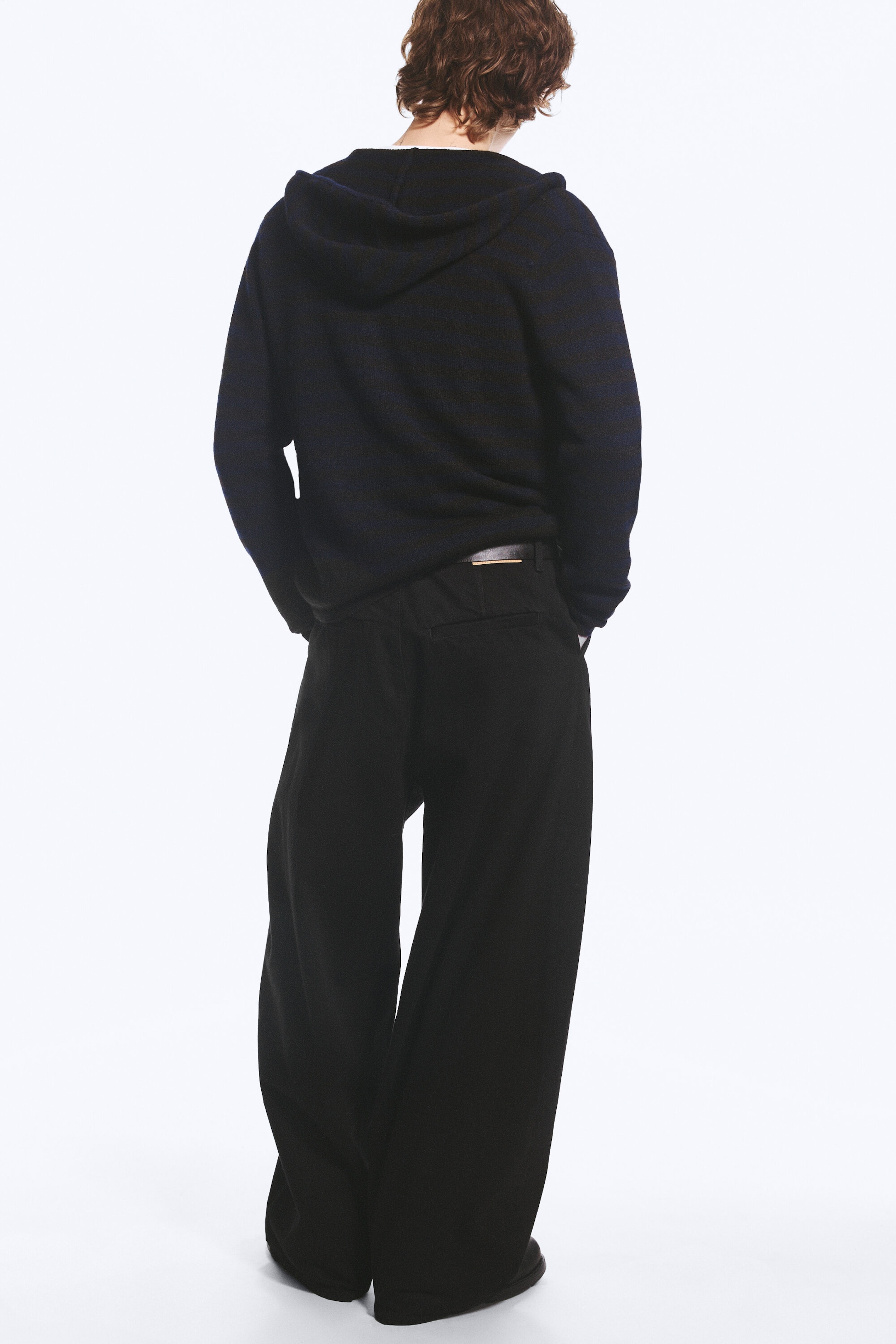 Black Rinse - Low-Rise Tailored Baggy Jeans - 3