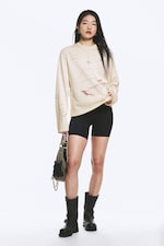 Ljusbeige - Street Print - Boxig tryckt långärmad topp - 1