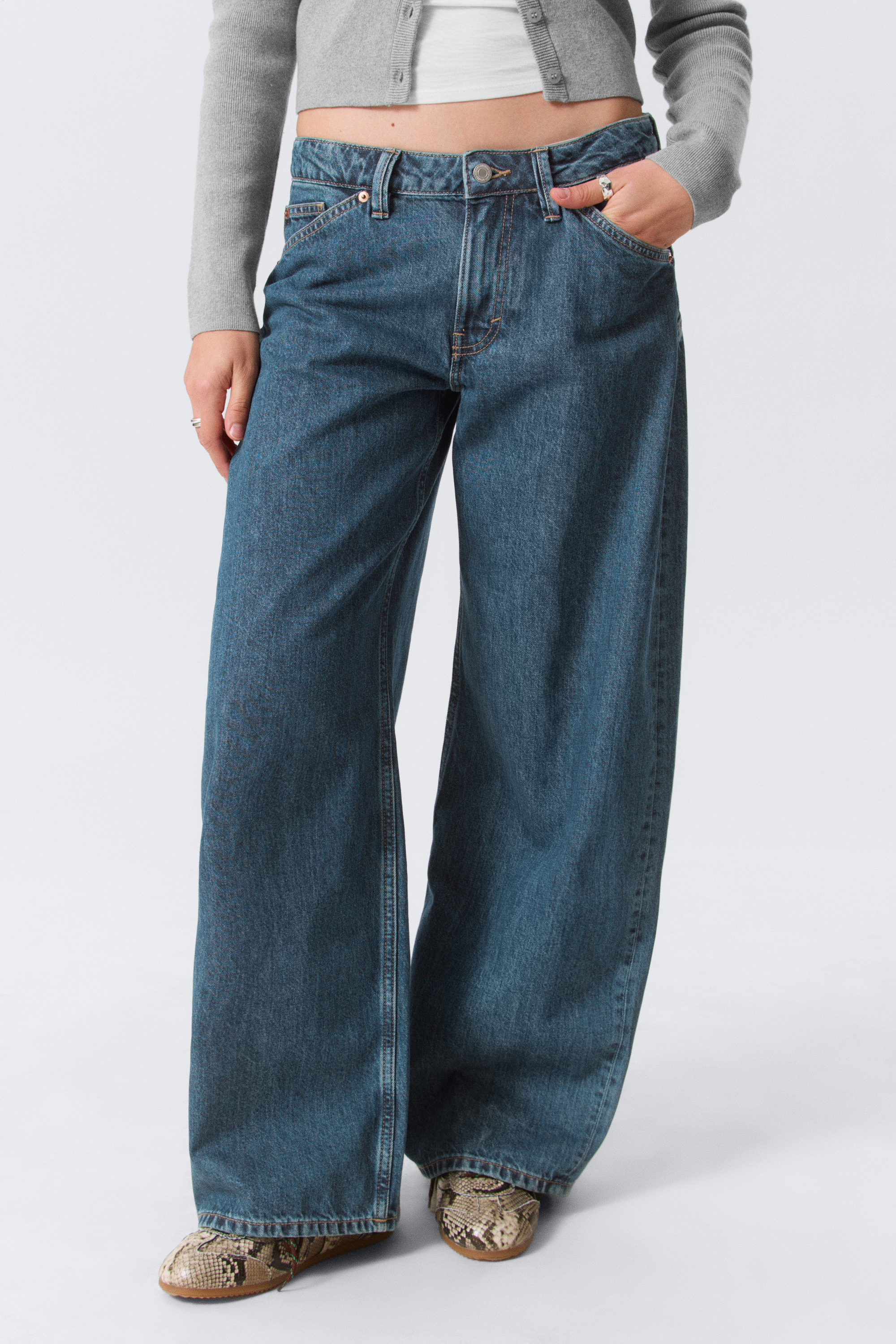 Blue Anthem - Medium Blue - High Waisted Curved-Yoke Barrel Jeans - 2