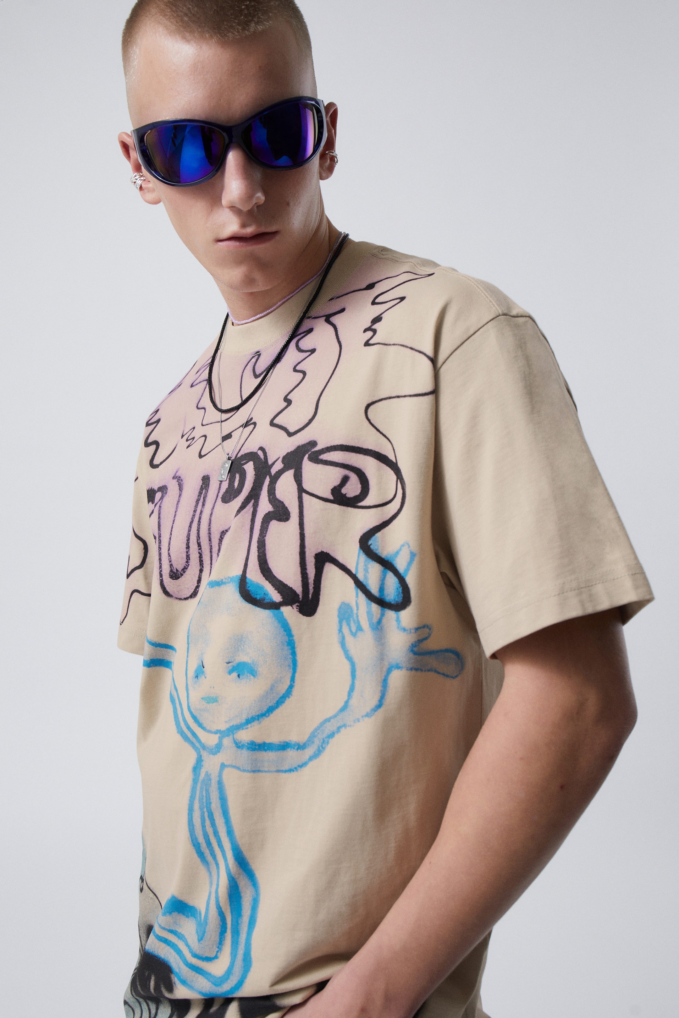 Natural Alien - Oversized Graphic Printed T-shirt - 1