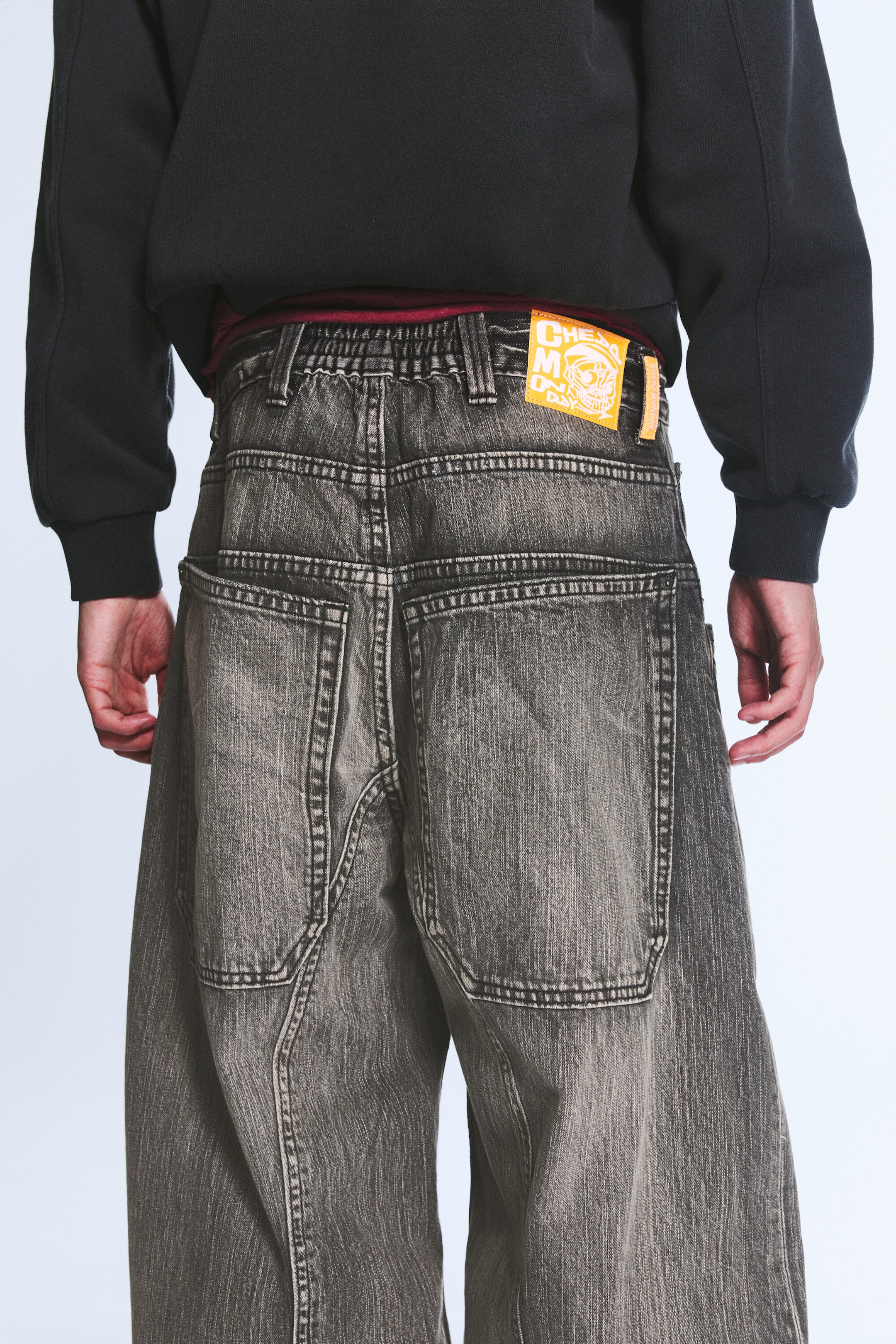 Smokey Black - Black - Dunno Unisex Low Rise Loose Barrel Jeans - 7
