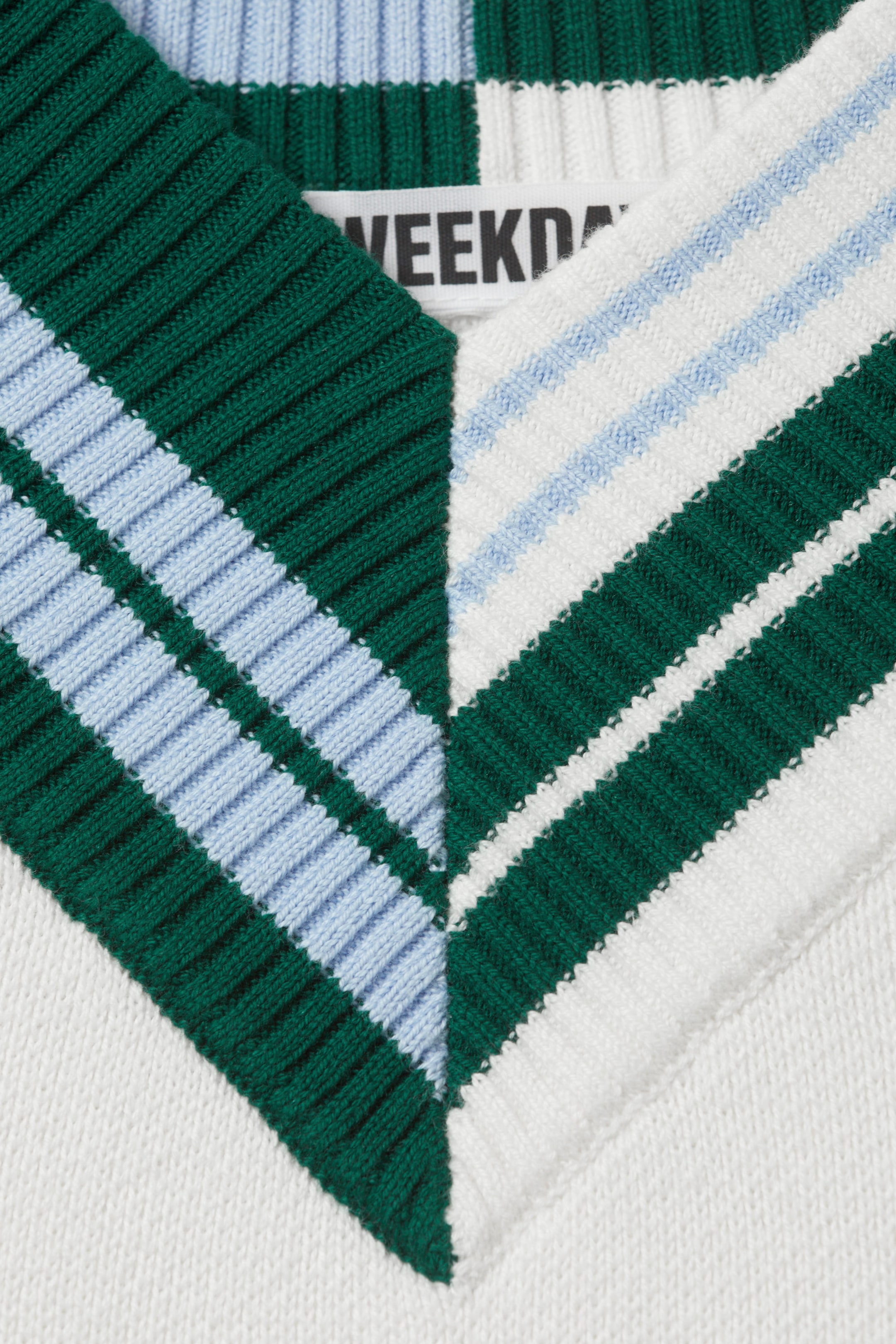 Støvete hvit - Century Fielder - Oversized strikkegenser med v-hals og grafikk - 2