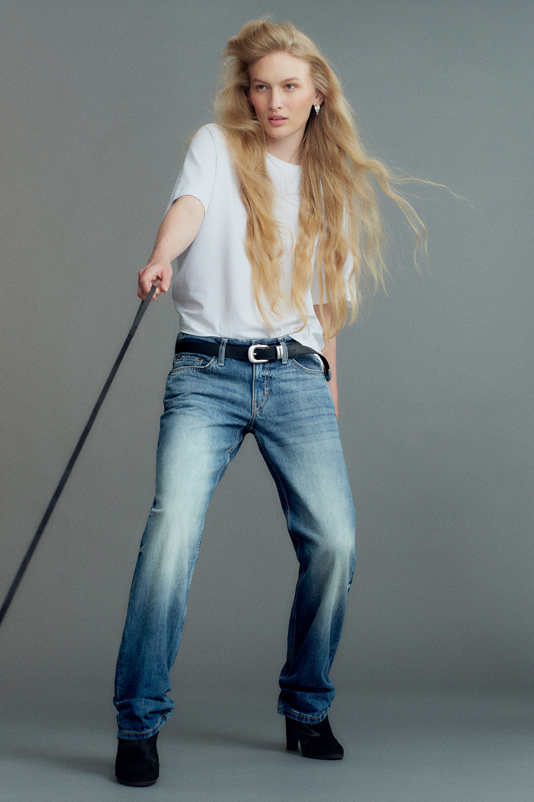 A woman wearing Weekday jeans