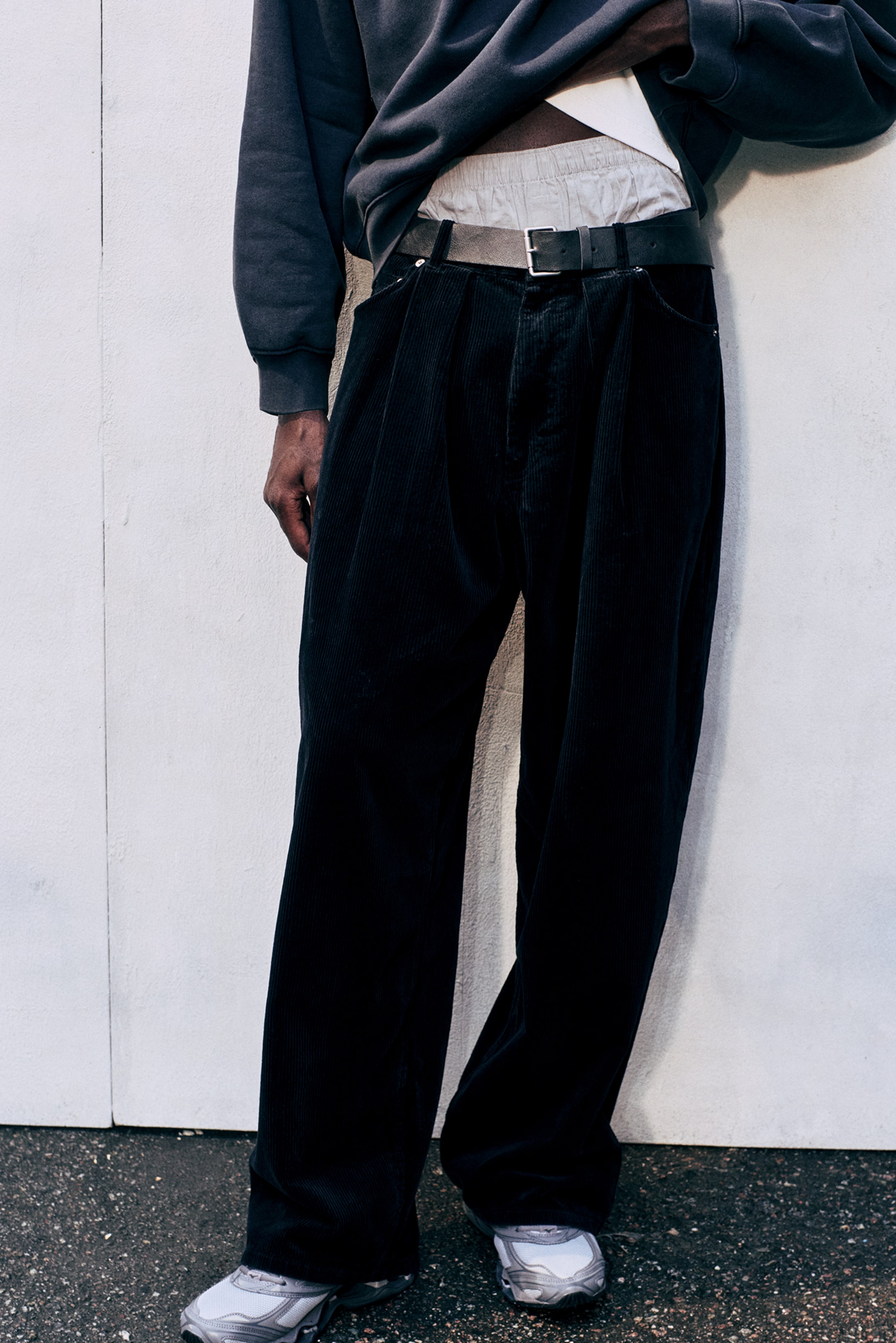 Noir - Pantalon baggy plissé en velours côtelé