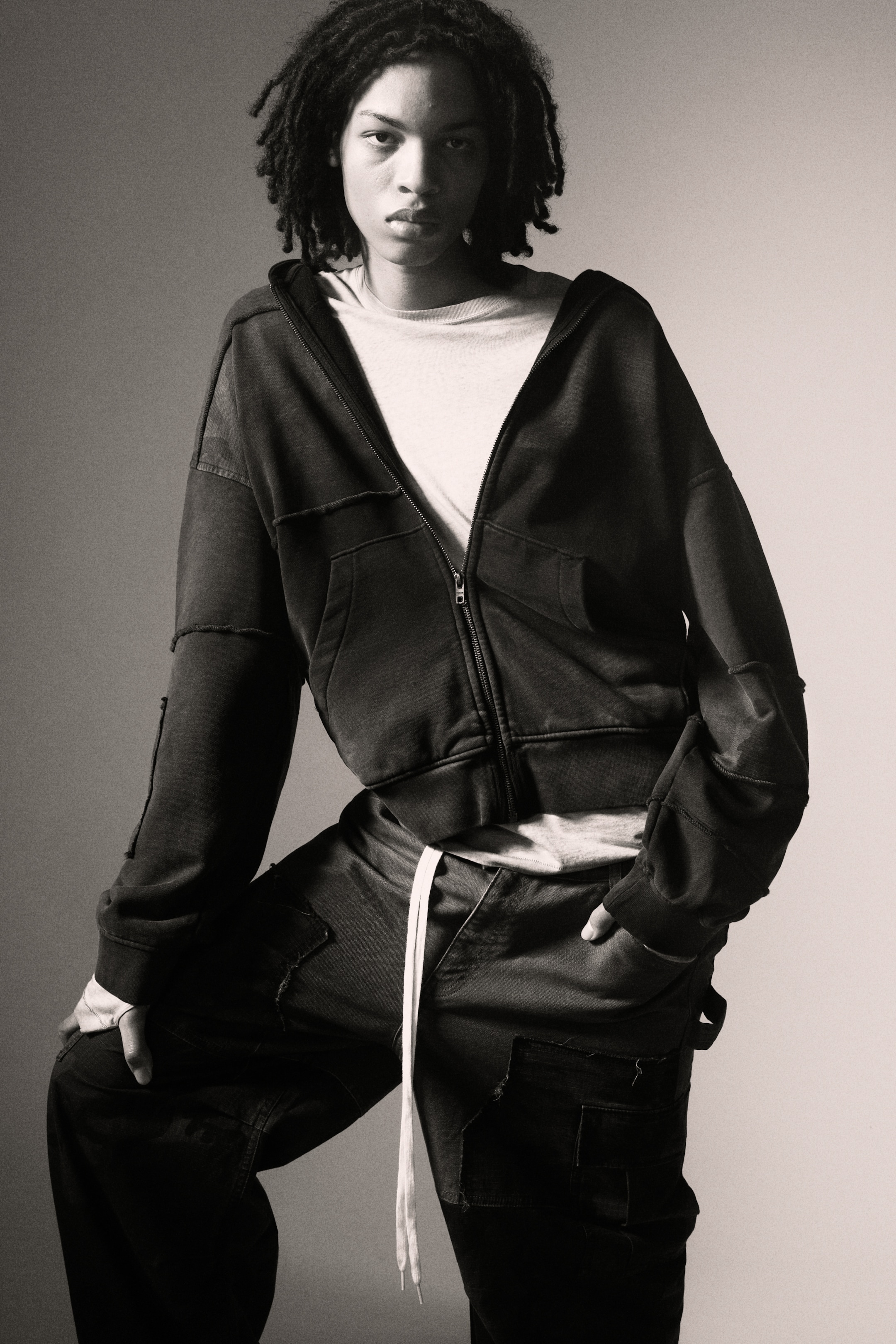 Gewaschenes Dunkelblau - Patchwork-Zip Hoodie mit Washed-Optik