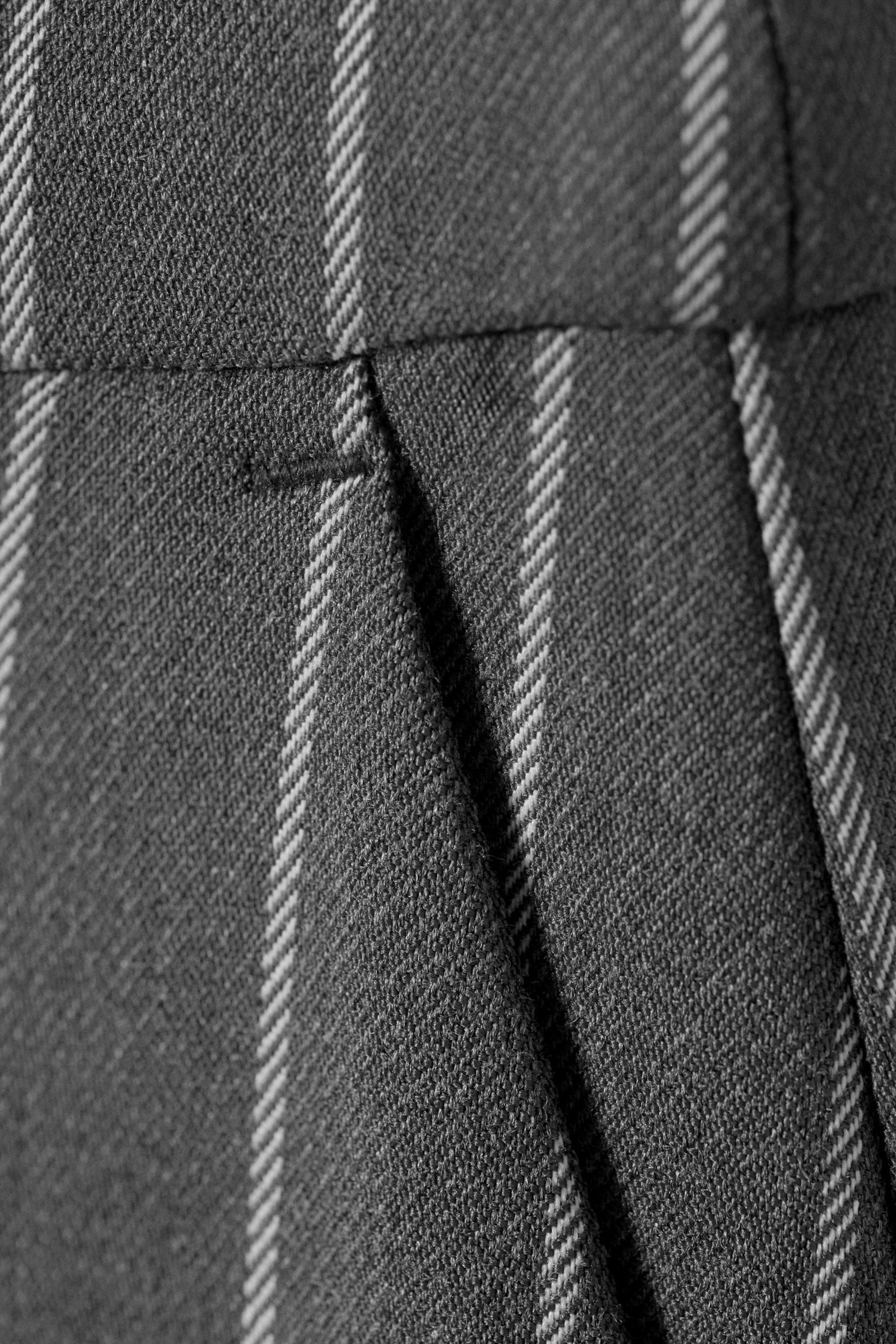 Striped Dark Grey - Low Waisted Pleated Suiting Trousers - 5