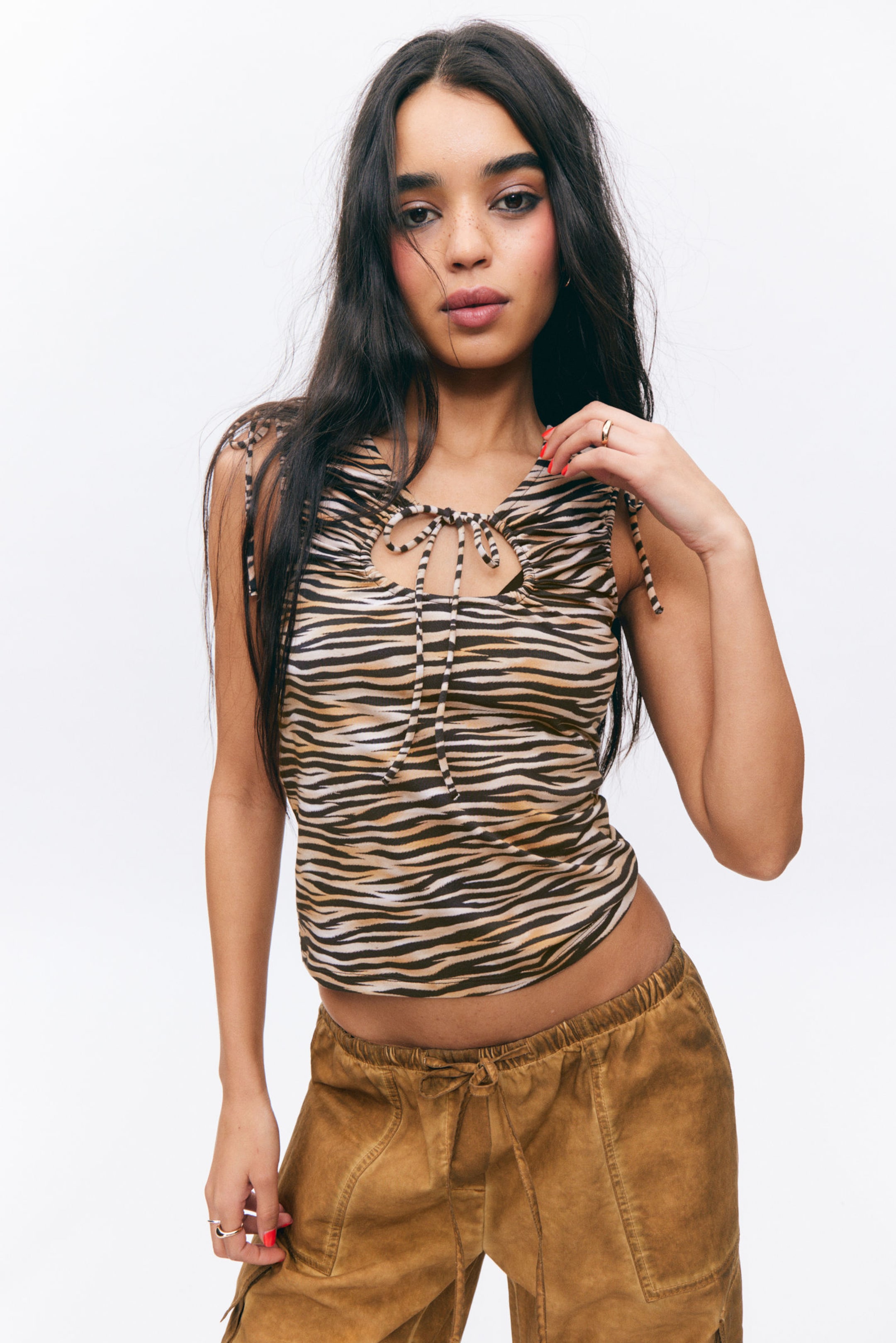 #272628 - Sleeveless Tie Keyhole Top - 2
