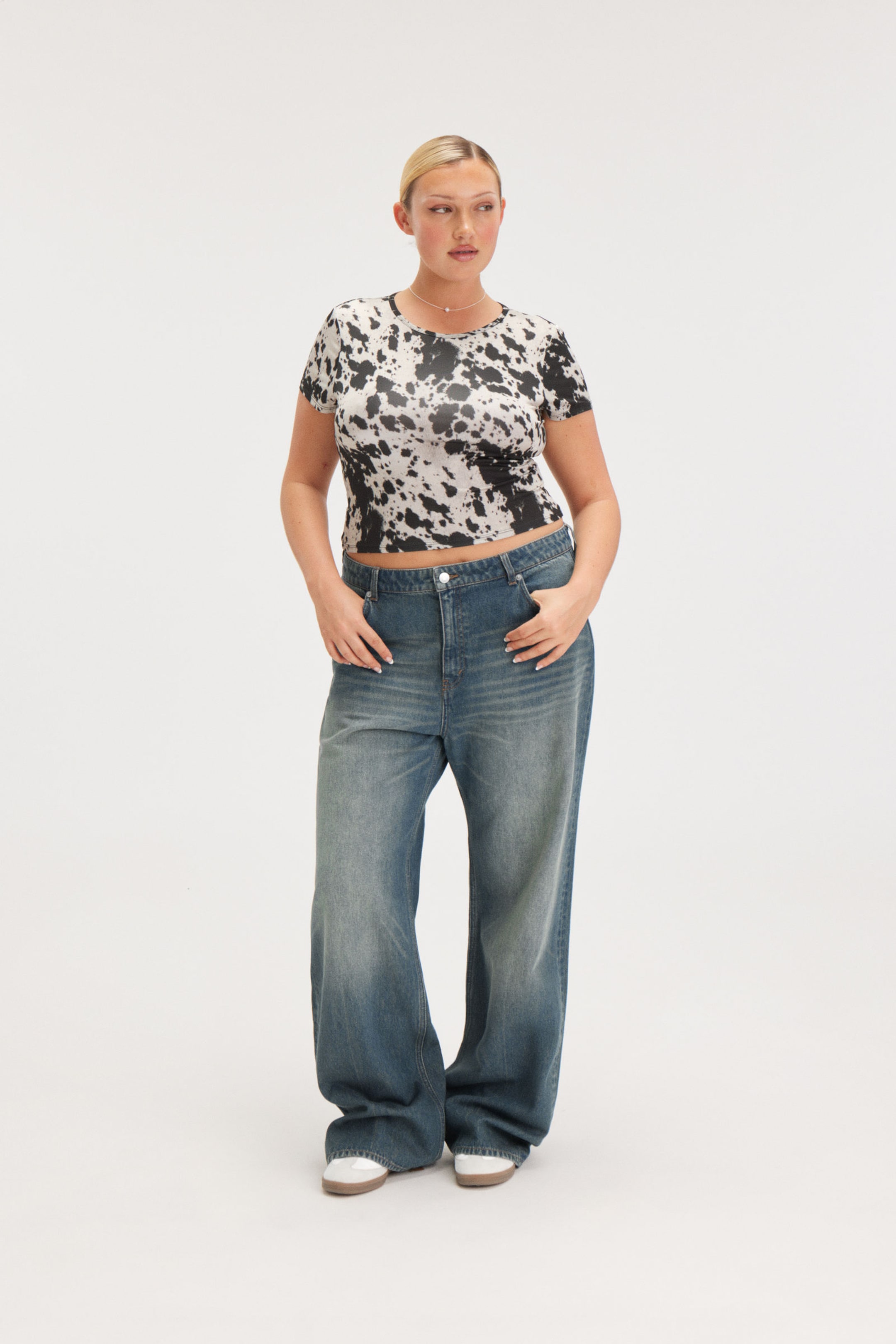 Dusty White - Cow Print - Cropped t-shirt - 1
