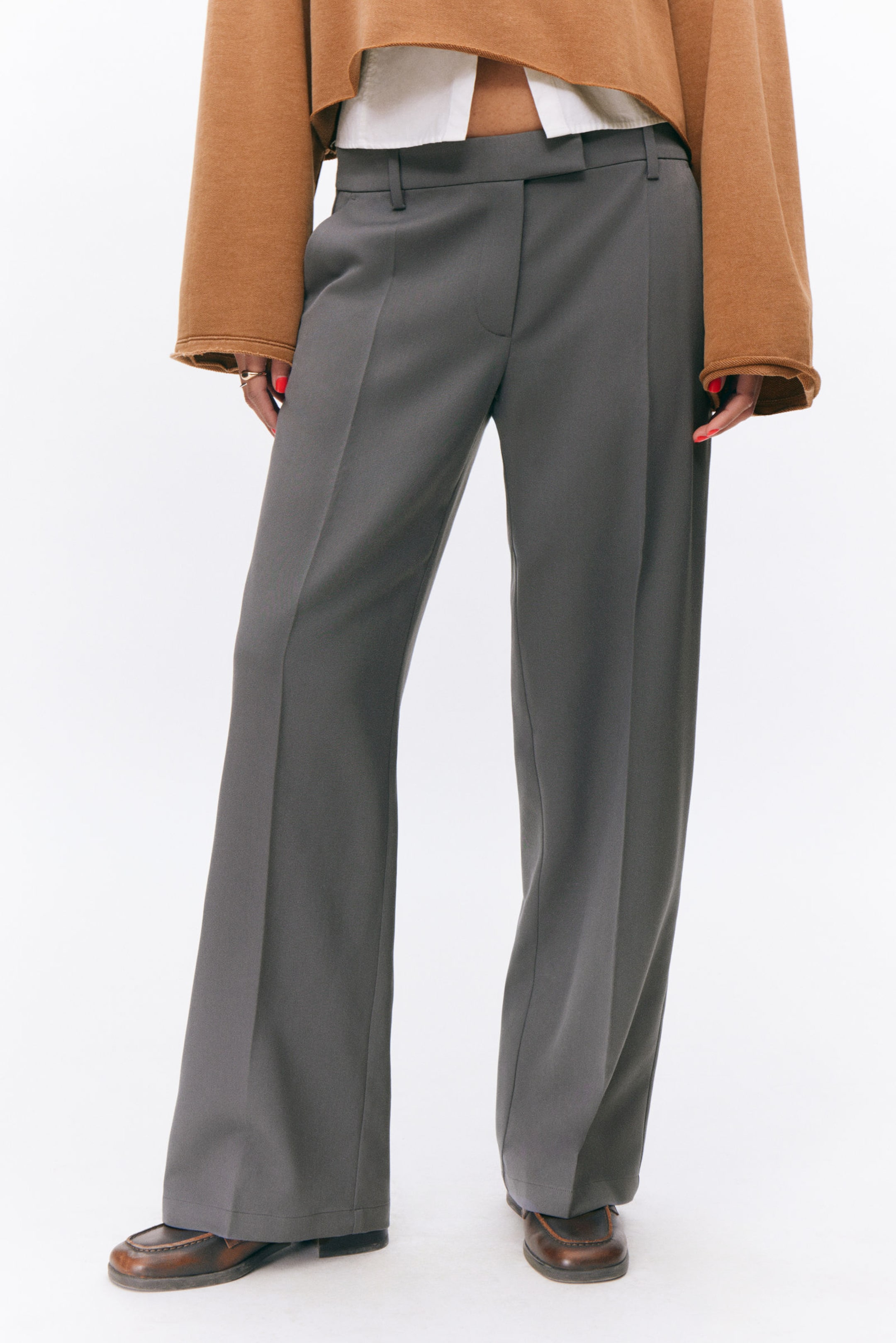 #626366 - Low Waisted Pleated Suiting Trousers - 2