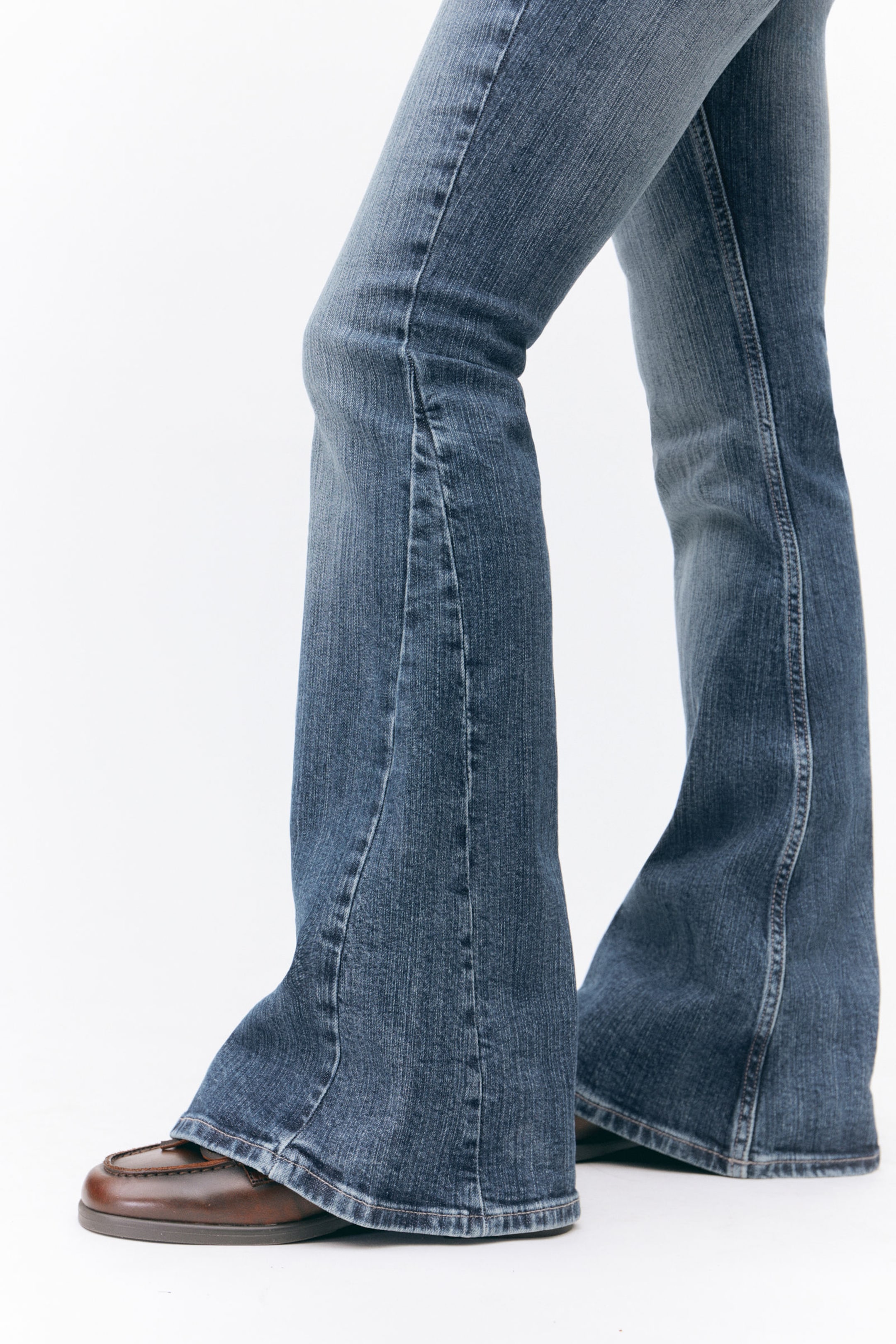 Sunset Blue - Cheri Low Waist Flared Jeans - 2