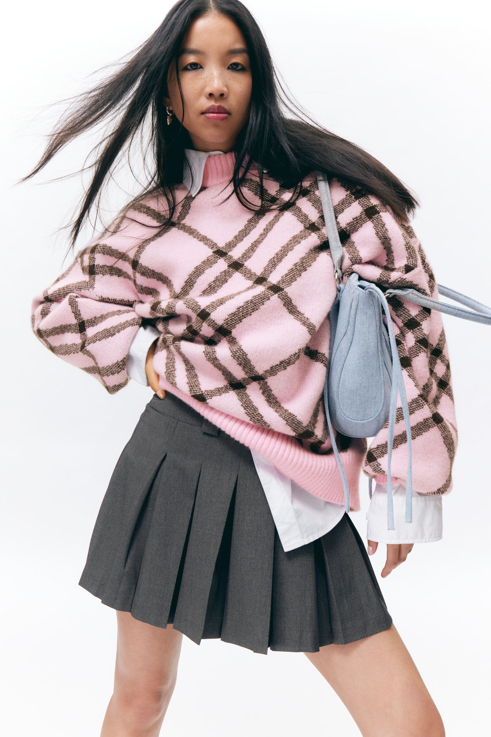 low pleated mini skirt - Dark Grey | Monki WW