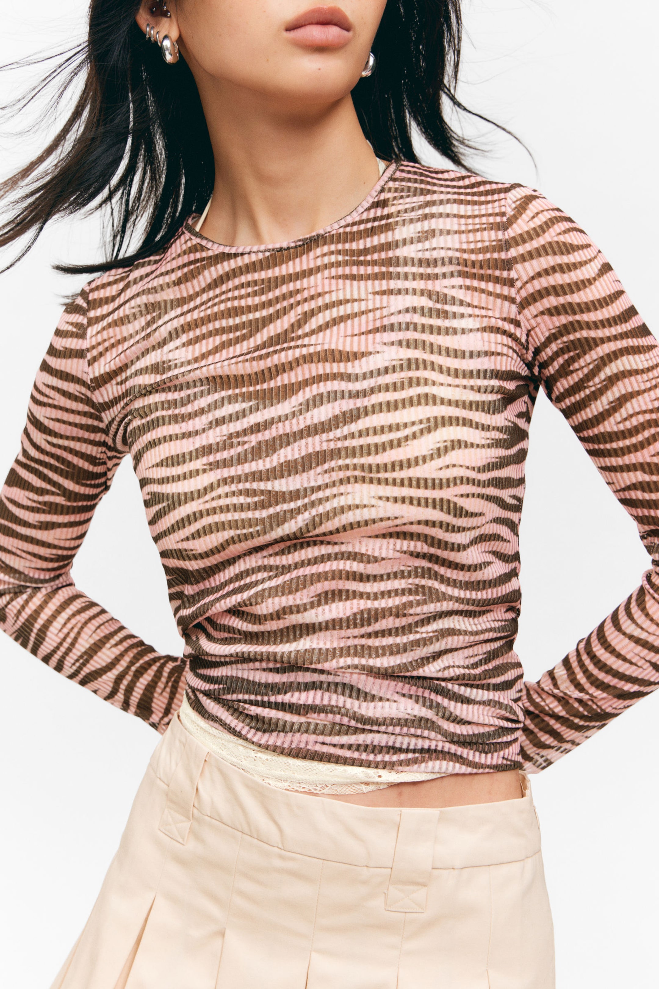 #D6A2B2 - Long-Sleeved Printed Mesh Top - 2