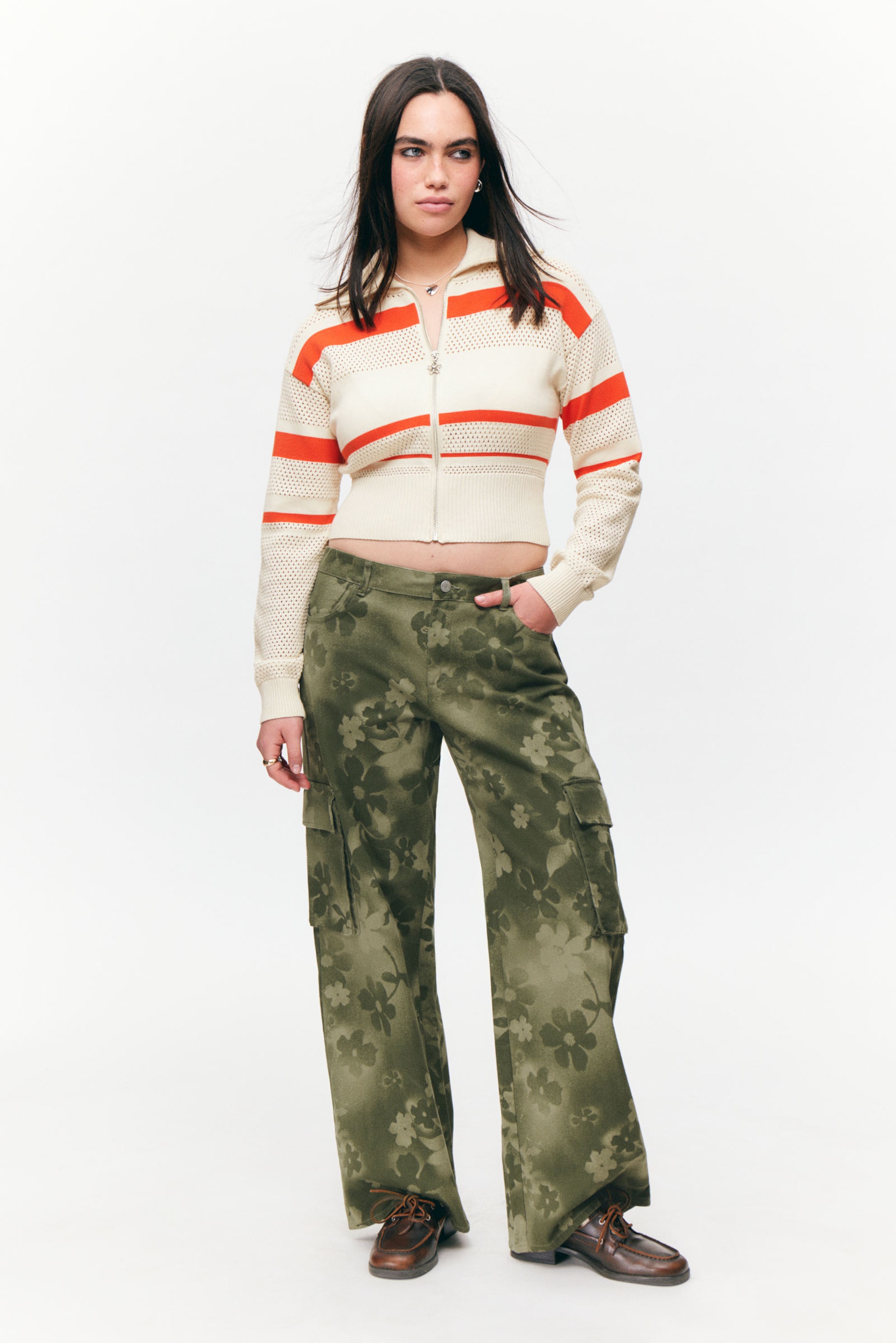 #8D8C81 - Loose Fit Low Waist Twill Cargo Trousers - 1