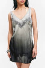 Trompe-l'œil lace print - Short Printed Tank Dress - 2