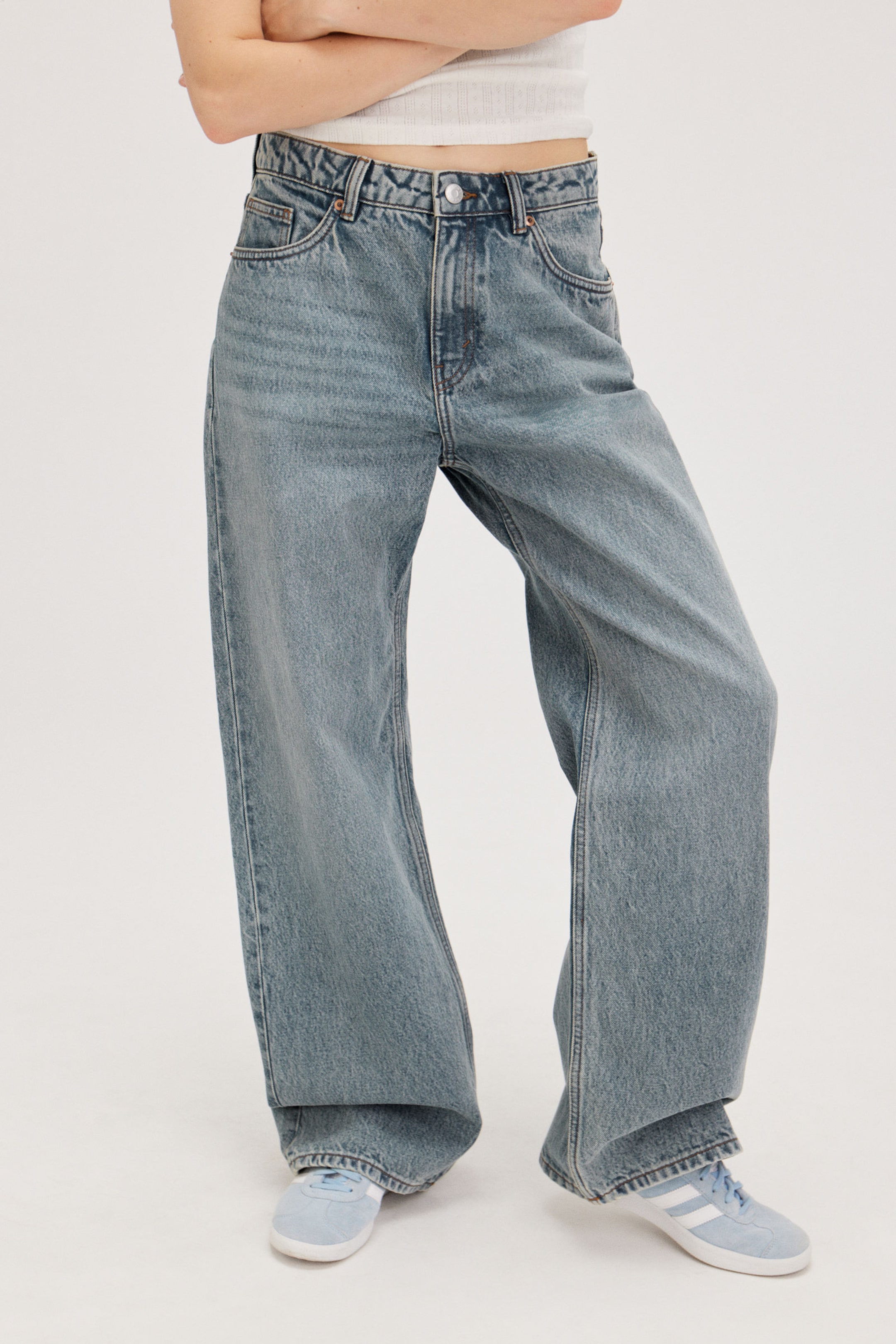 Mid Blue - Naoki Low Loose Jeans - 1