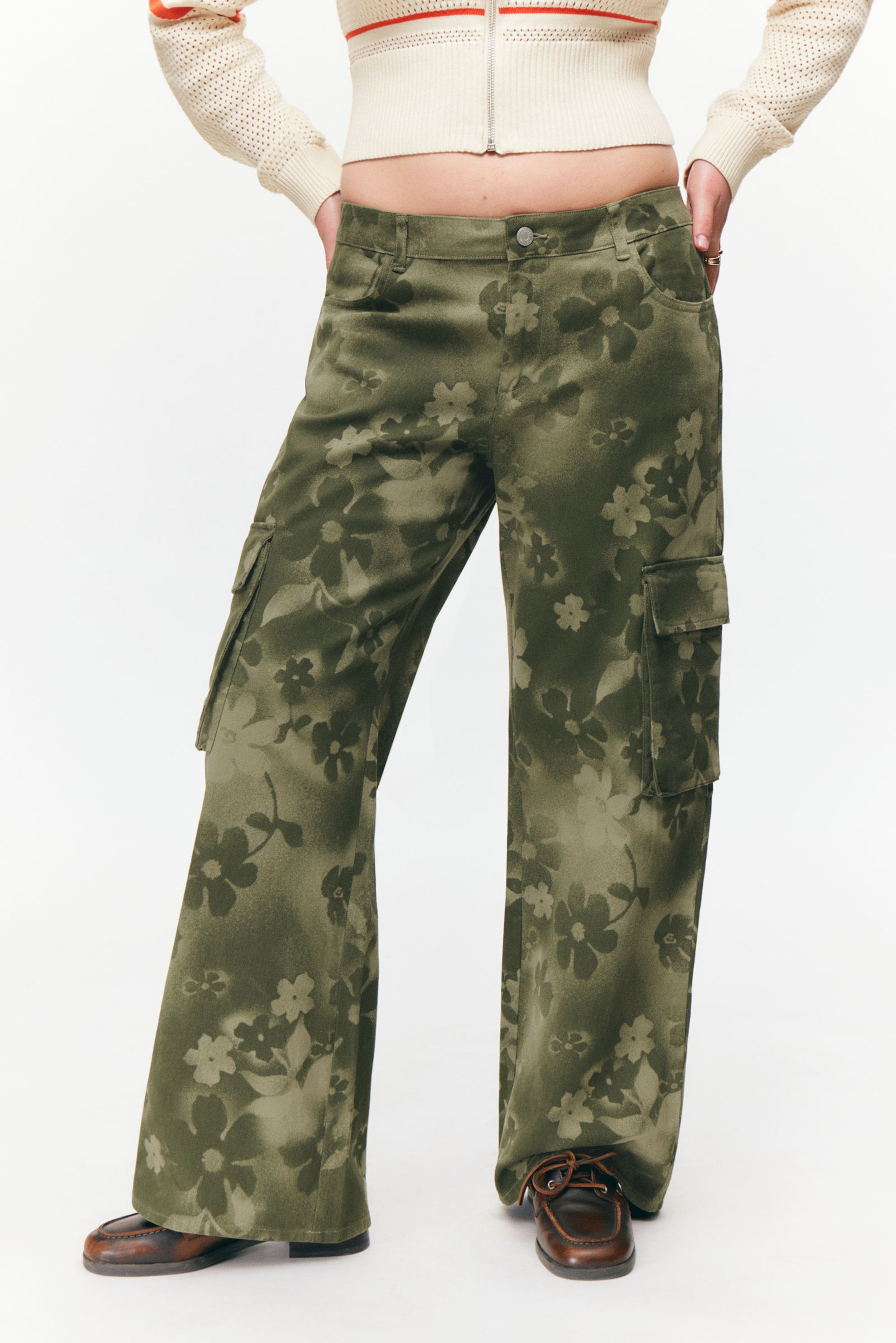 #8D8C81 - Loose Fit Low Waist Twill Cargo Trousers - 2