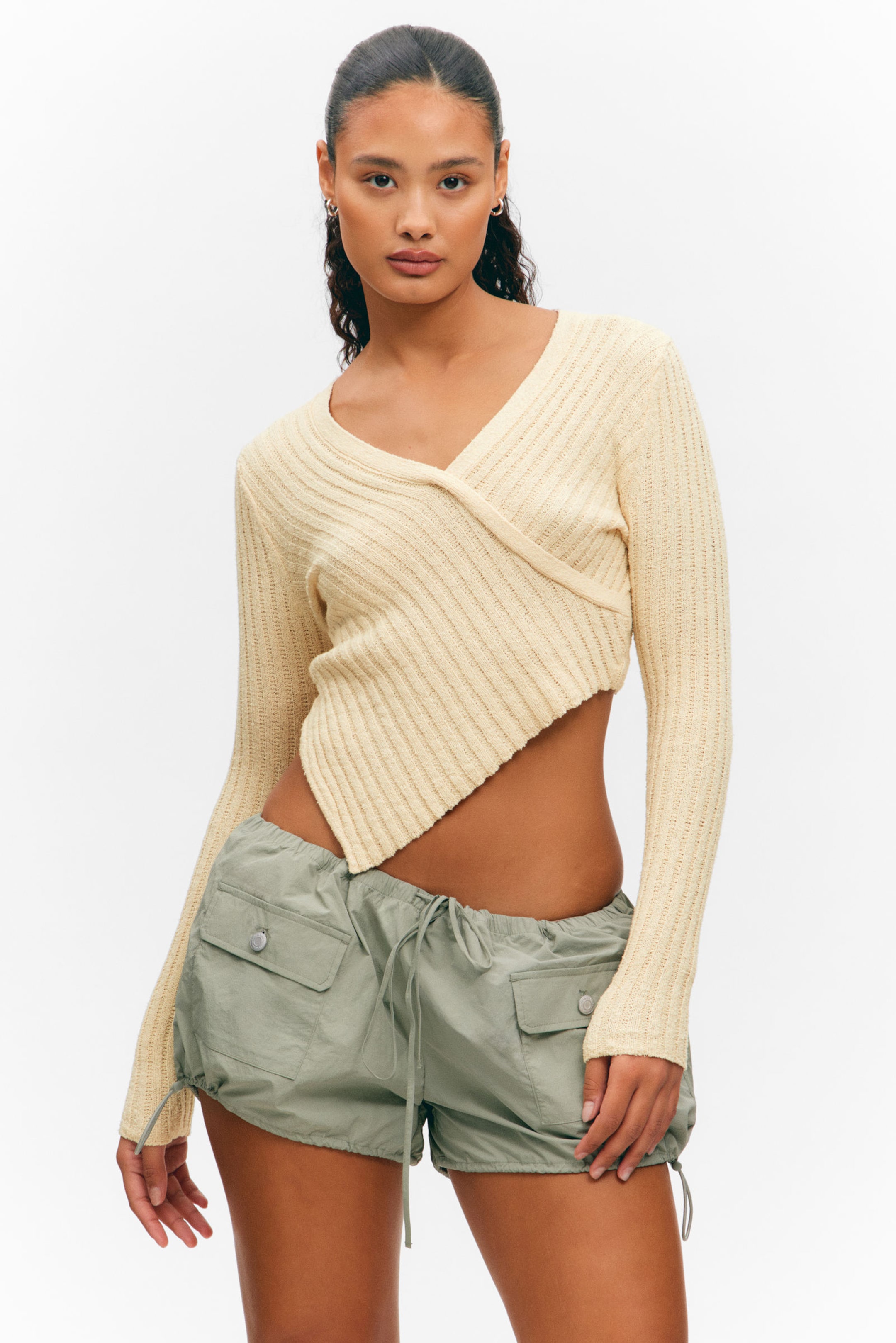 #D9D1BD - Wickel-Strickpulli mit asymmetrischem V-Ausschnitt - 1