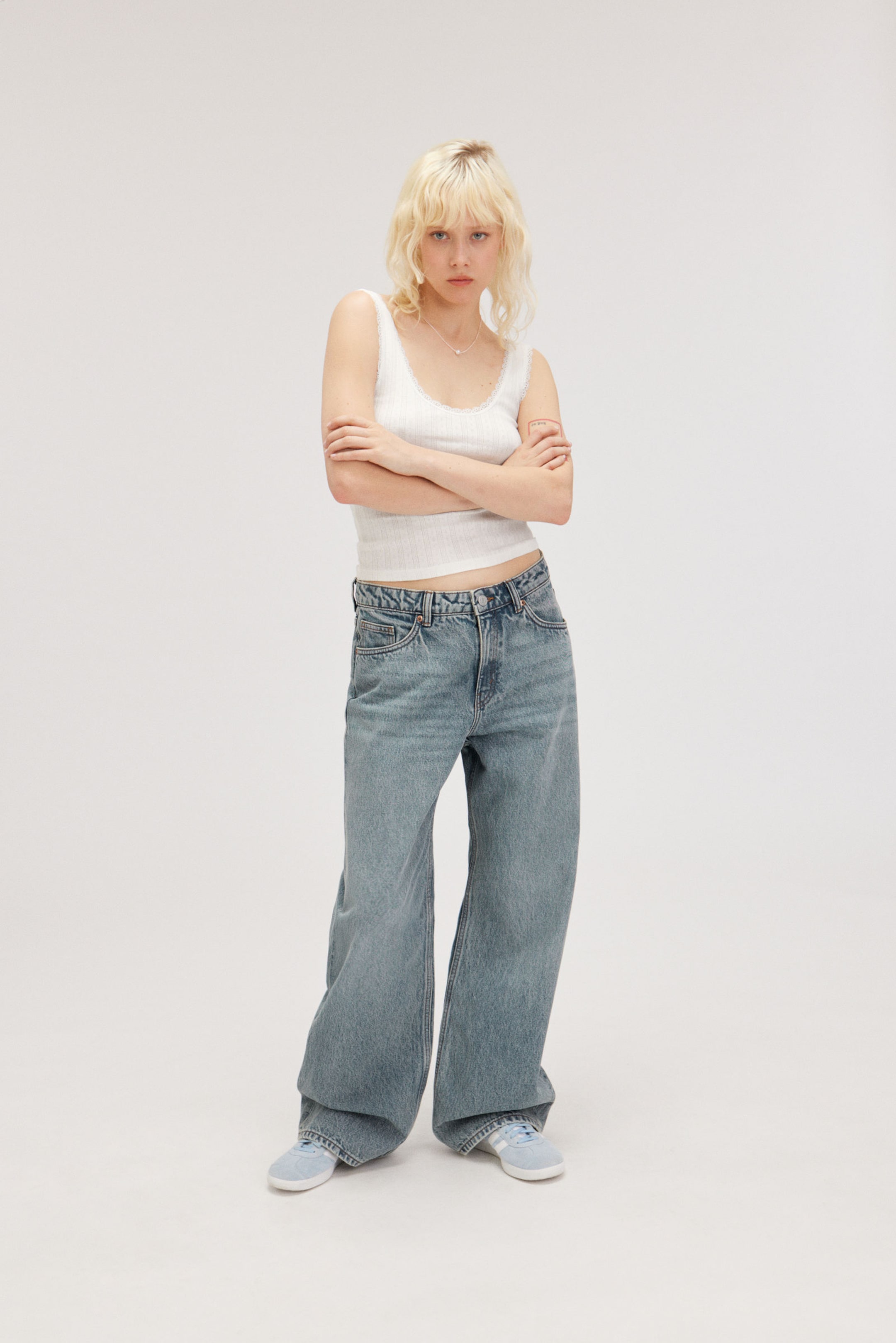 Mid Blue - Naoki Low Loose Jeans - 0