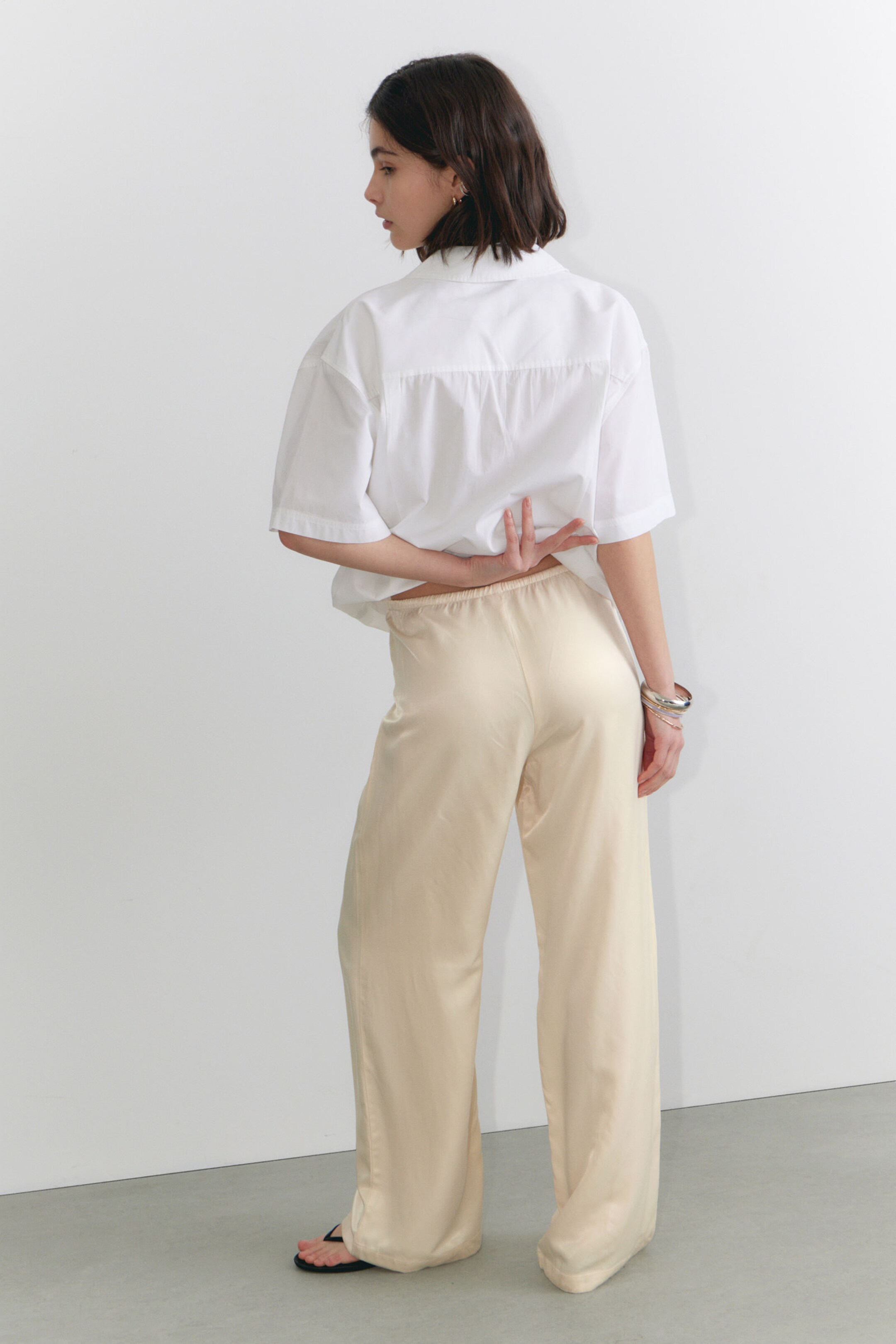 Dusty White - Low-Rise Relaxed Pull-on Trousers - 2