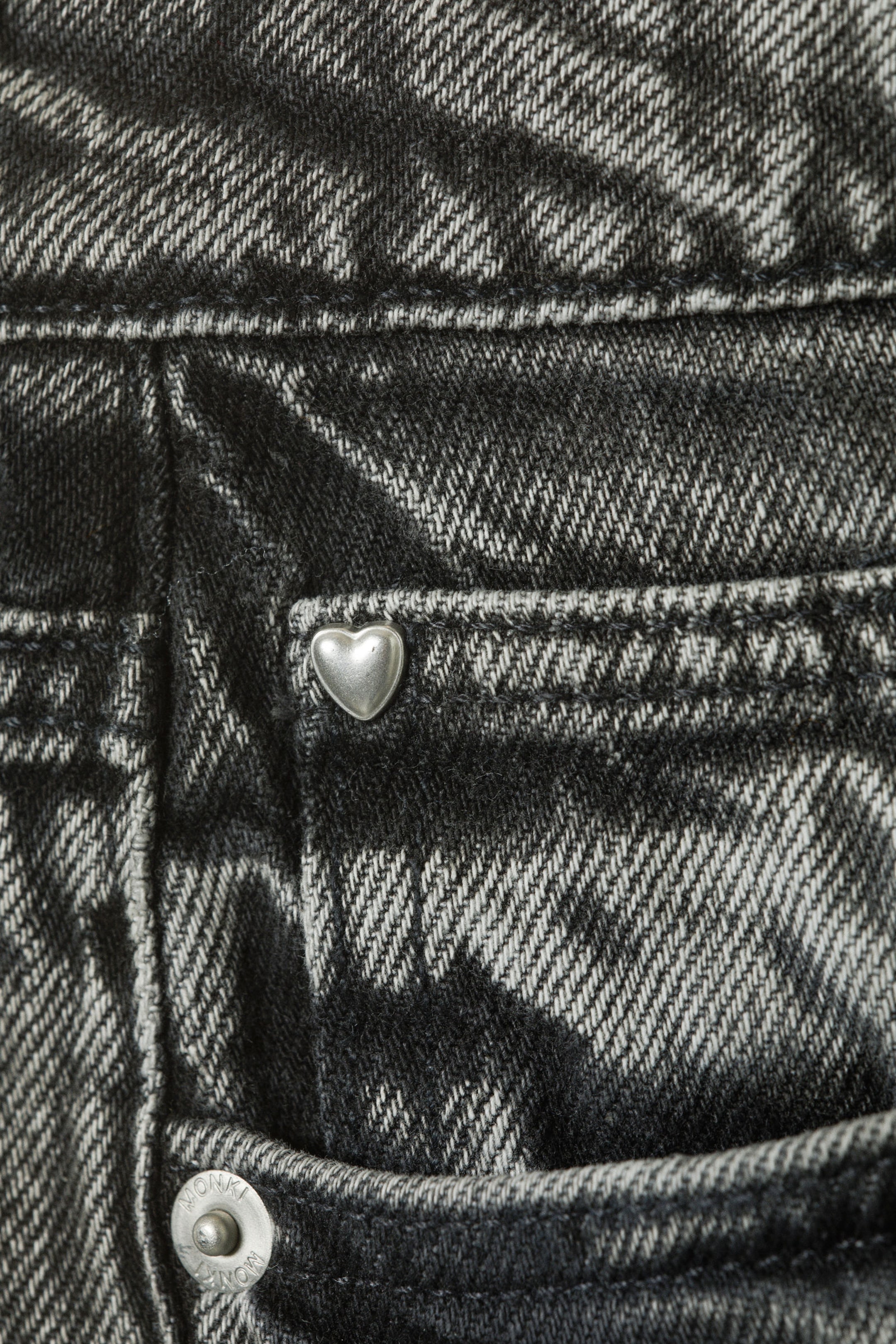 Haunted Black - Black - Imoo Low-Rise Wide Leg Denim Shorts - 5